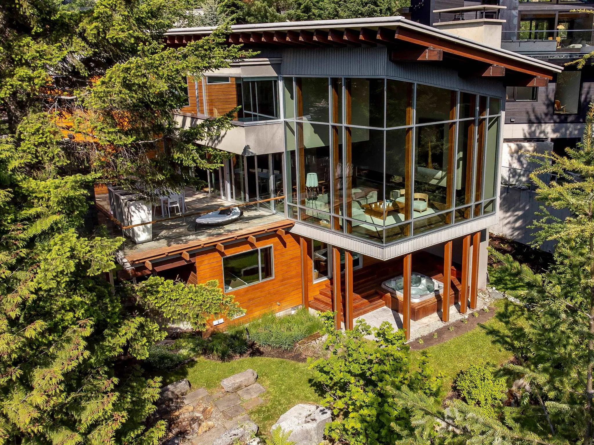 7452 Treetop Lane