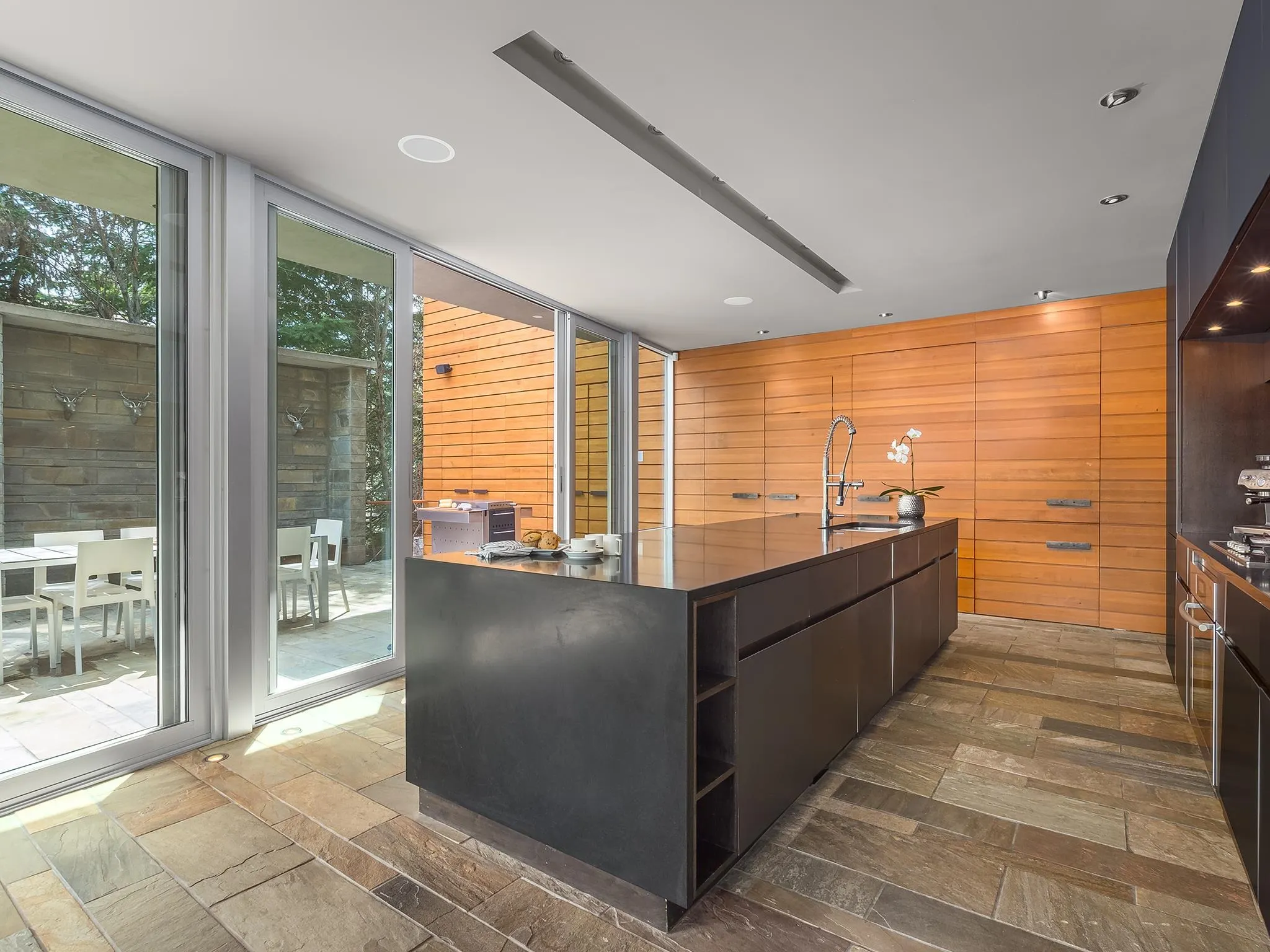 7452 Treetop Lane