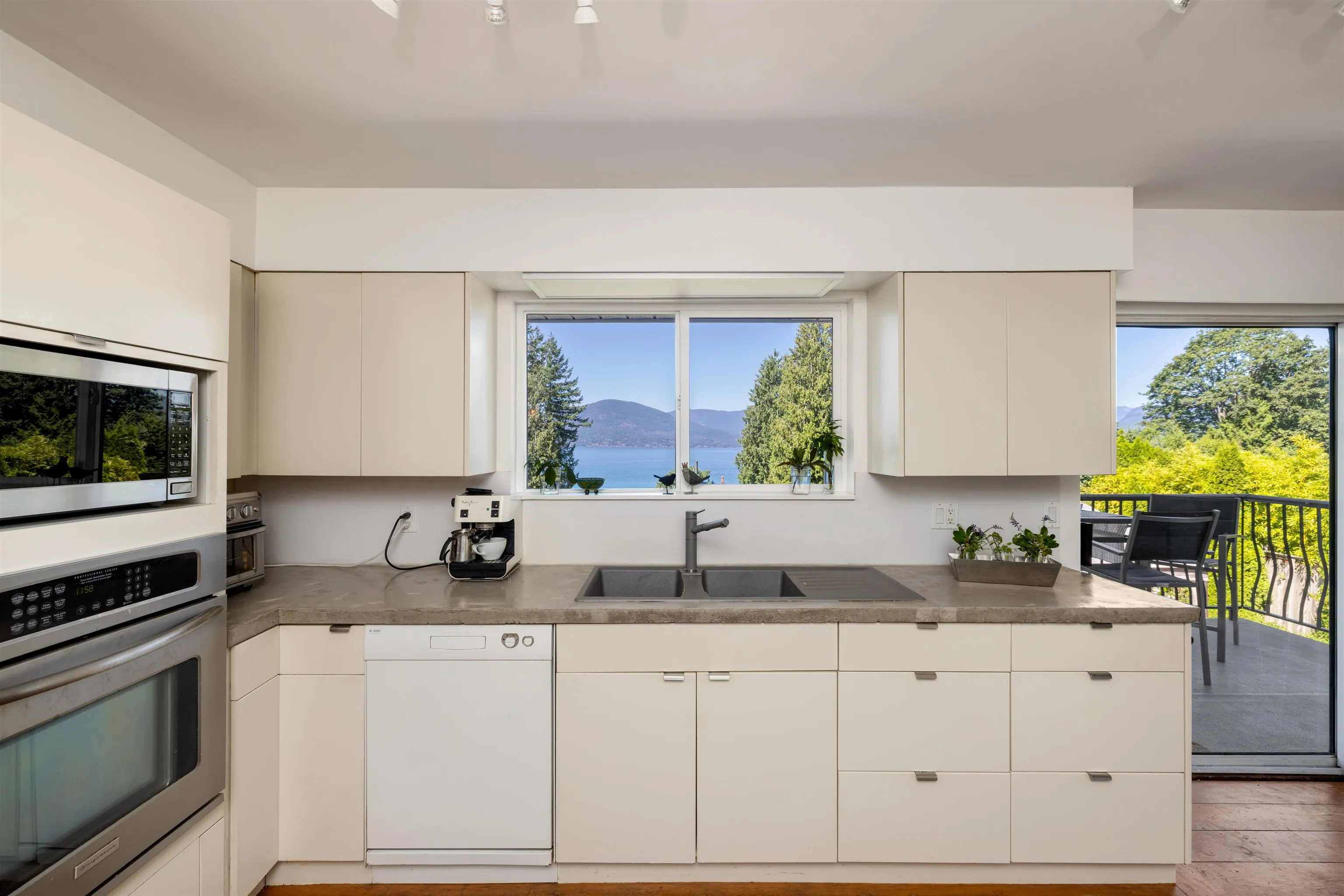 110 Seaview Place