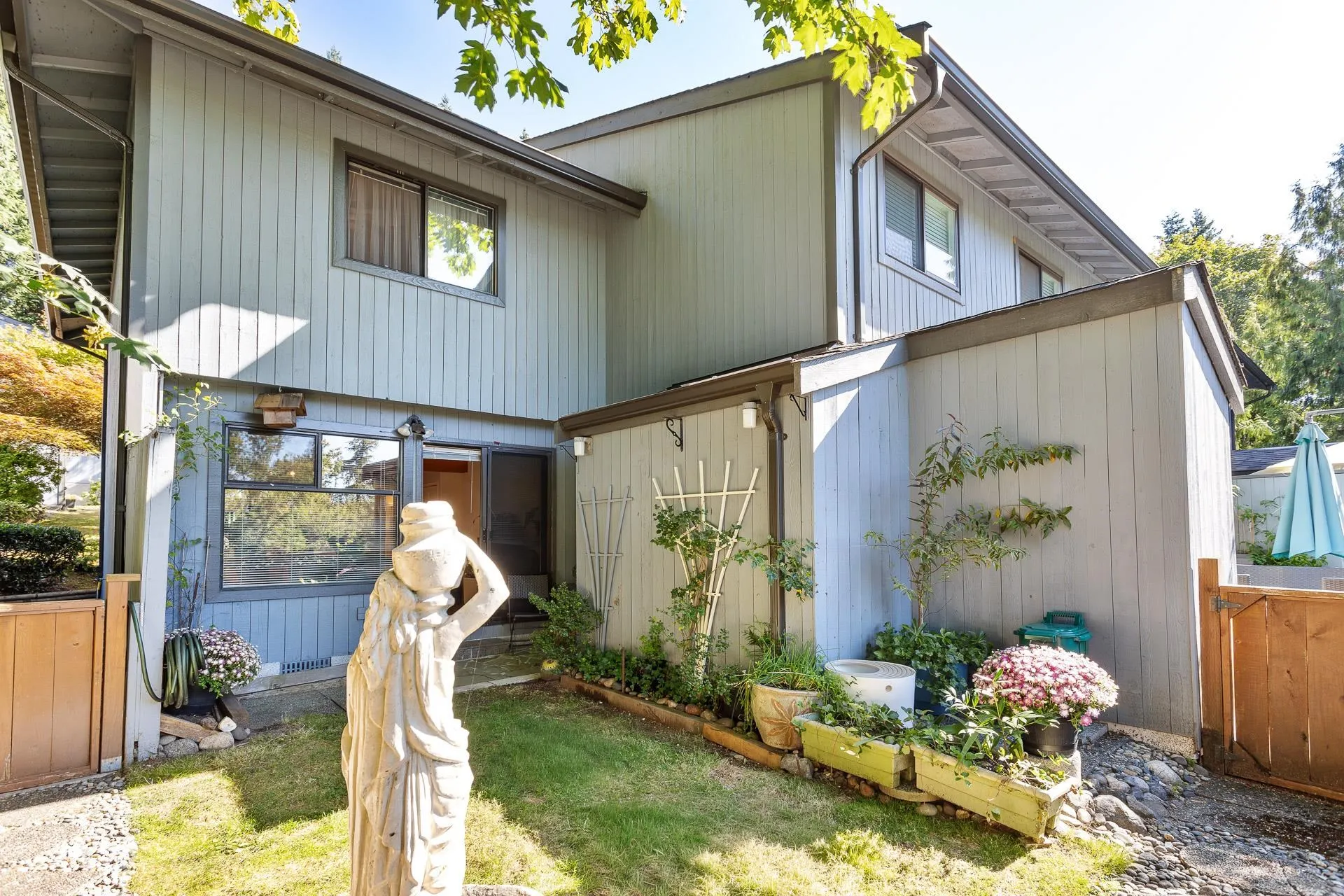 942 Blackstock Road