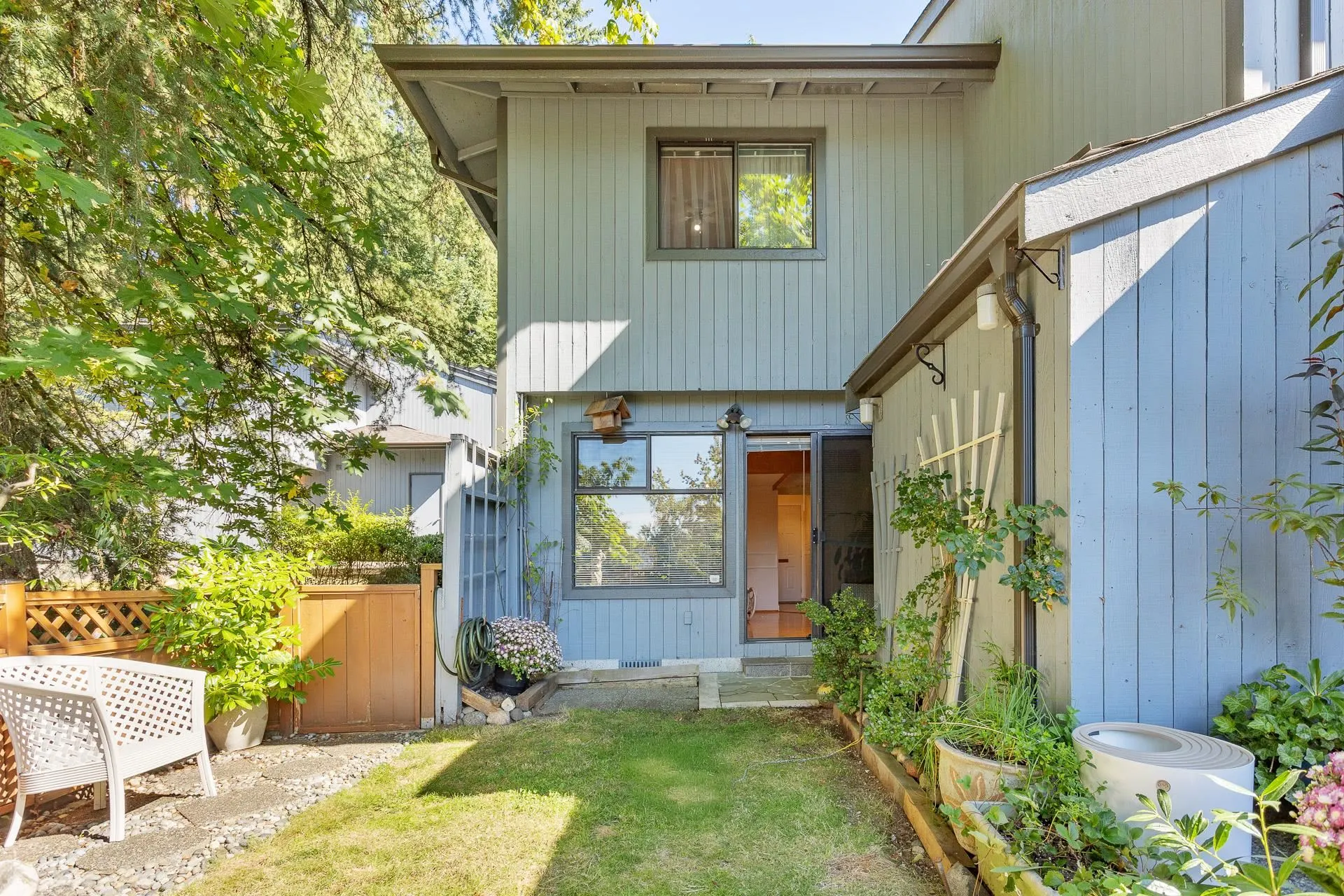 942 Blackstock Road