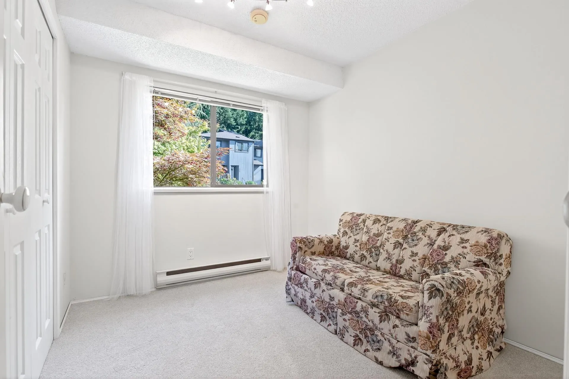 942 Blackstock Road