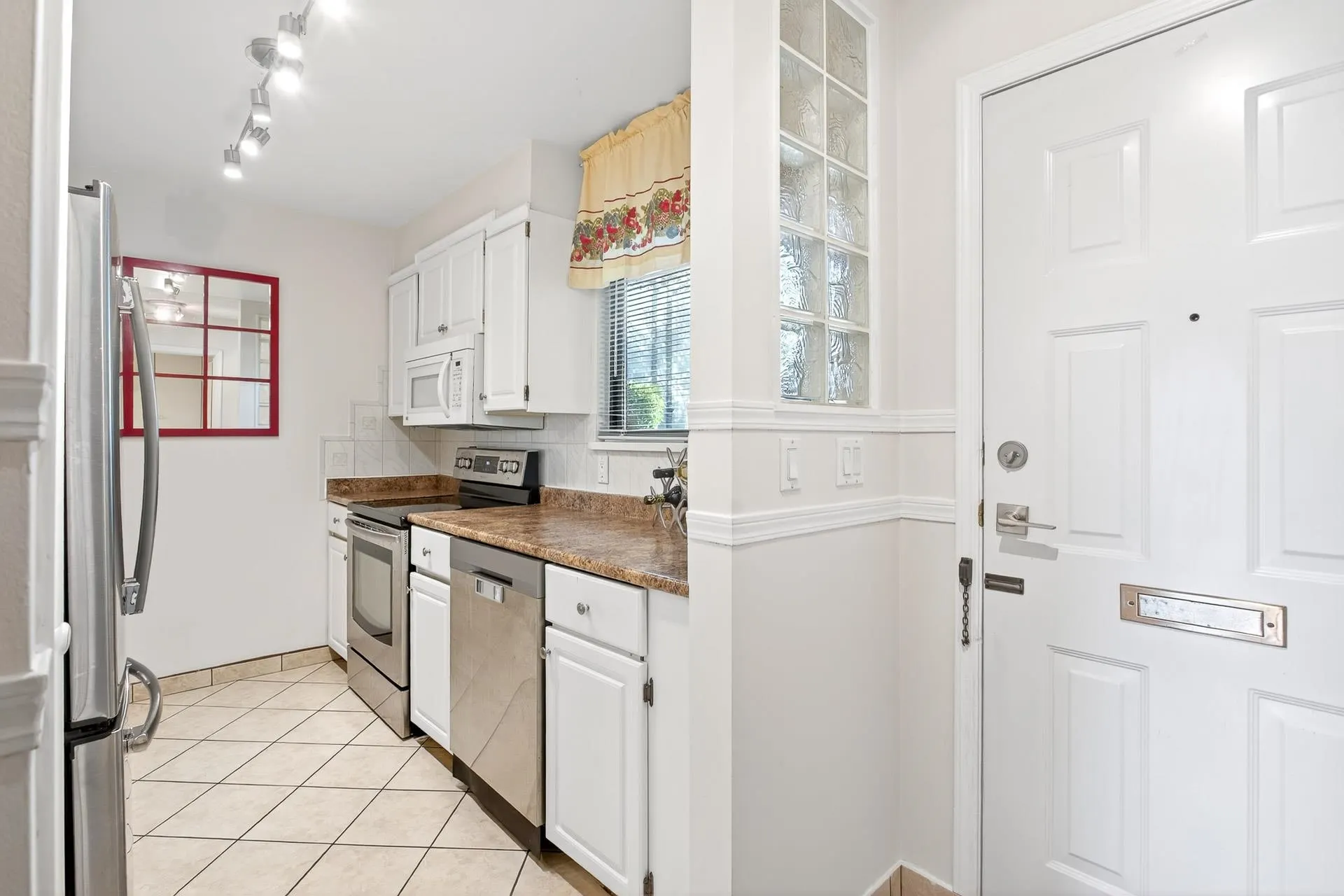 942 Blackstock Road