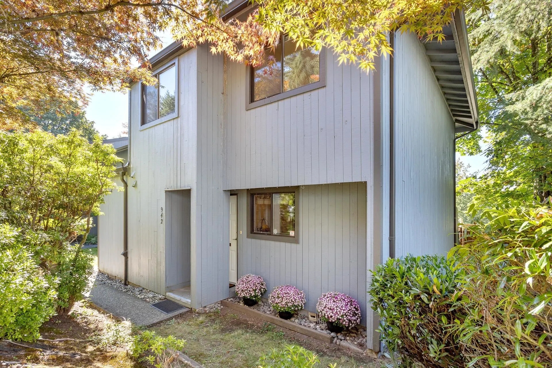 942 Blackstock Road