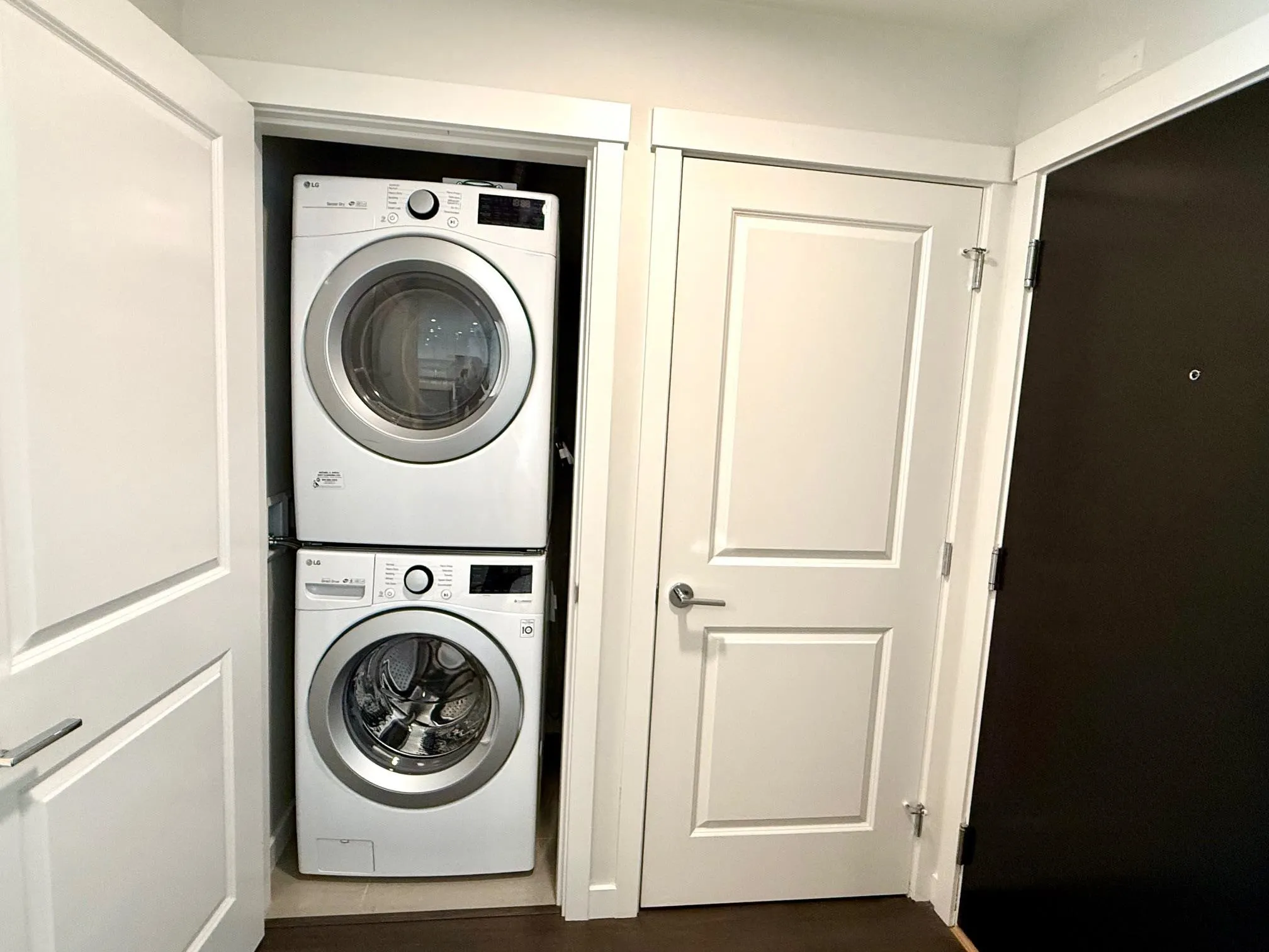 704 3487 Binning Road