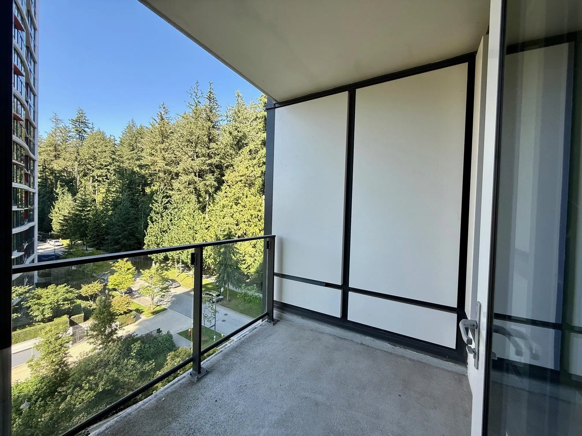 704 3487 Binning Road