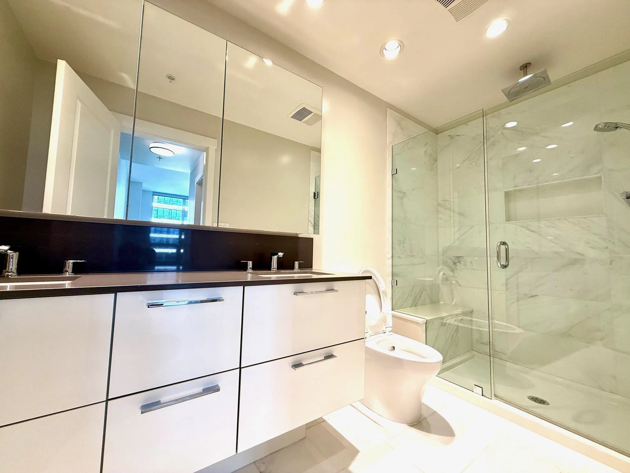 704 3487 Binning Road