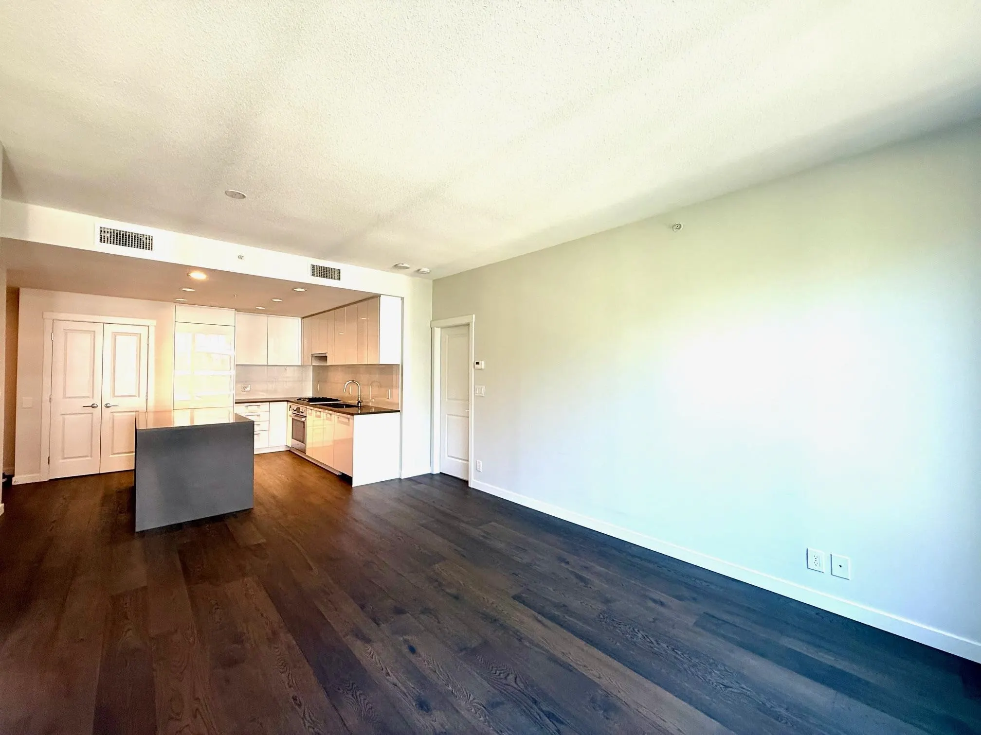 704 3487 Binning Road