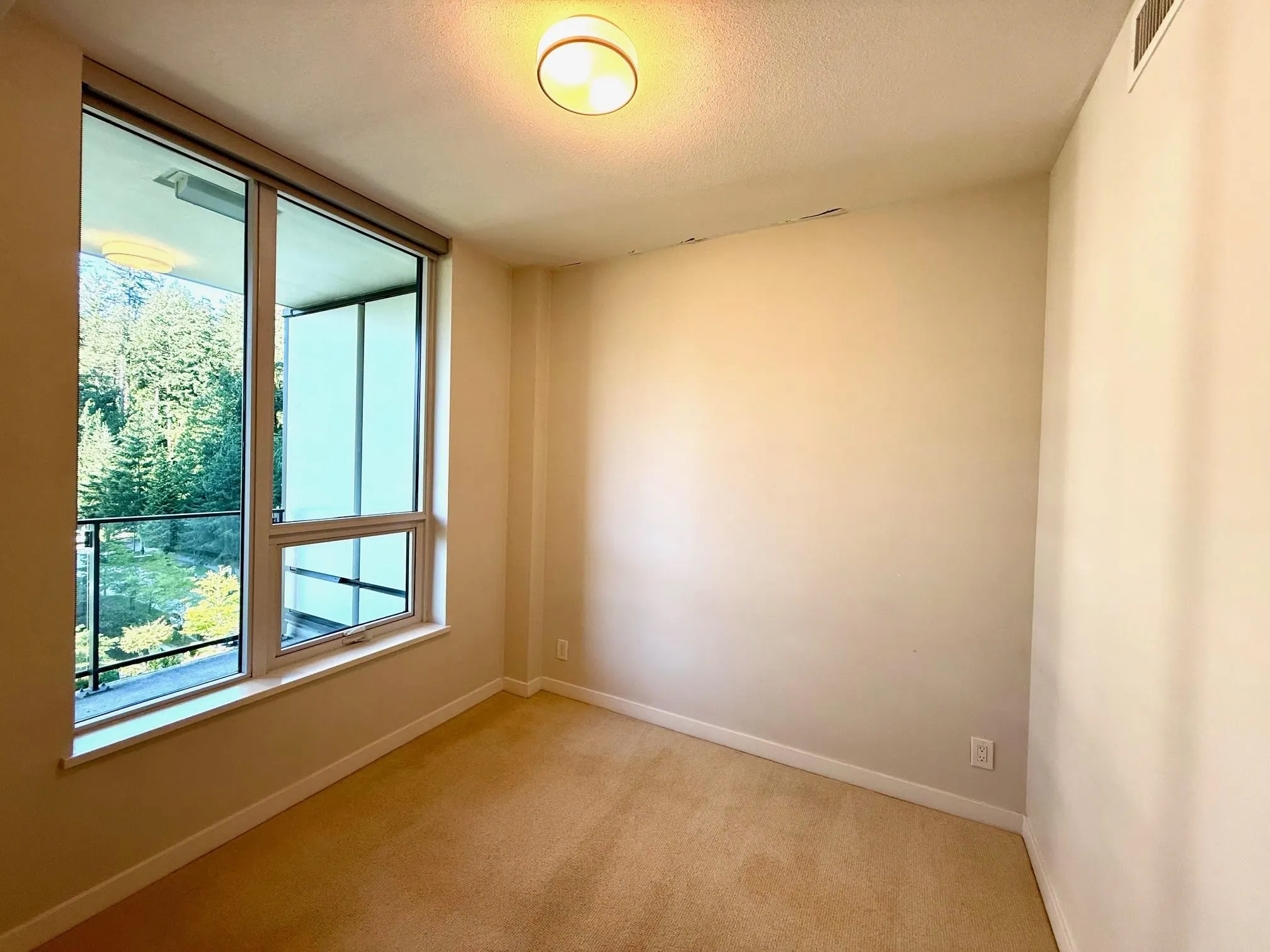 704 3487 Binning Road