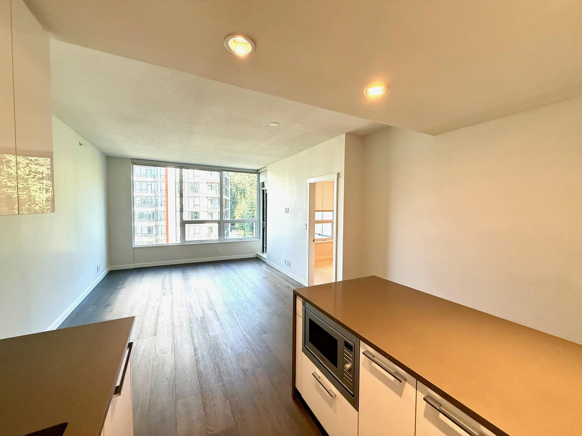 704 3487 Binning Road