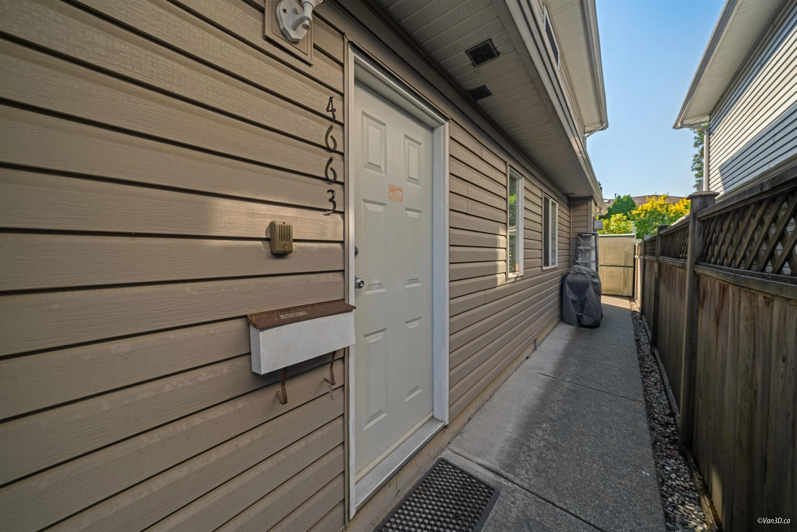 4663 Canada Way