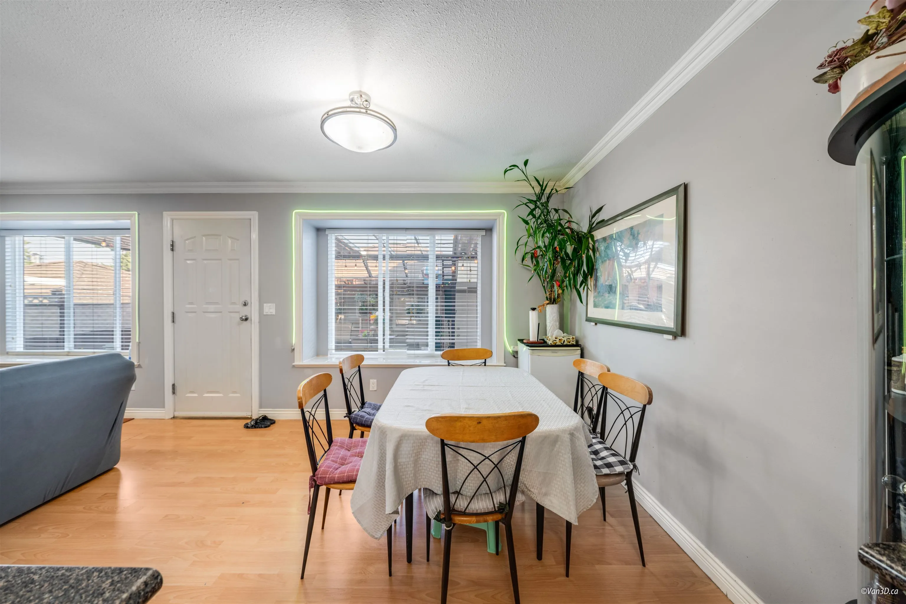 4663 Canada Way