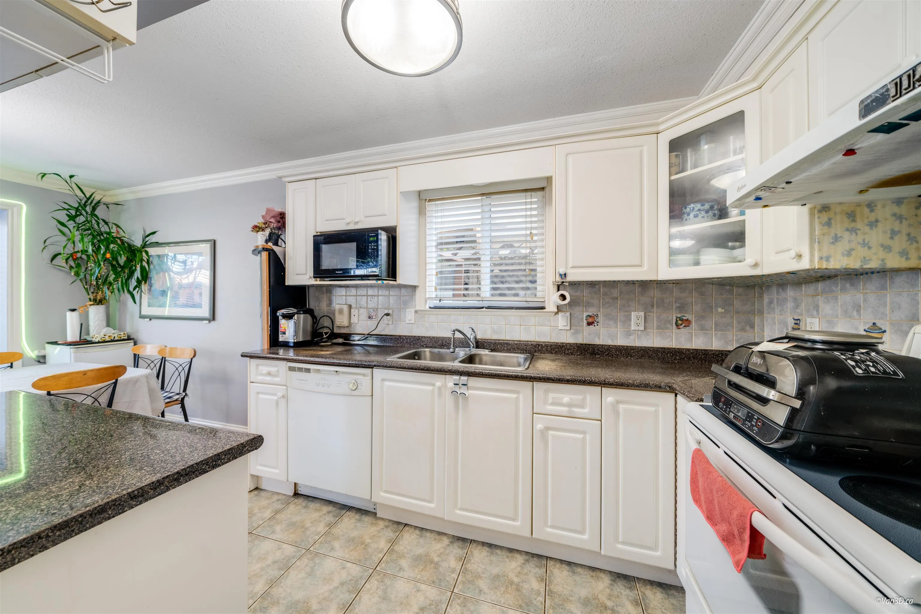 4663 Canada Way