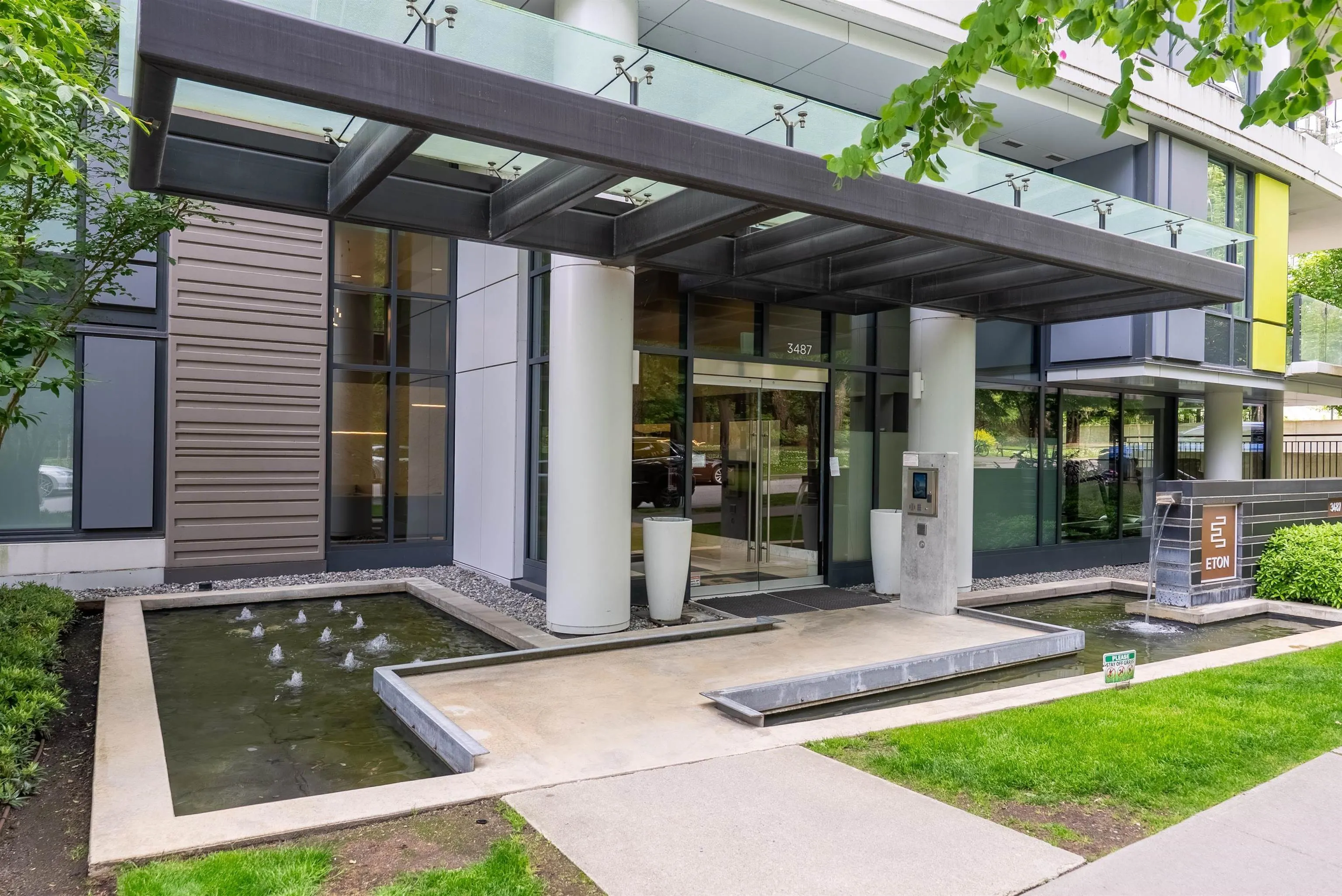 605 3487 Binning Road