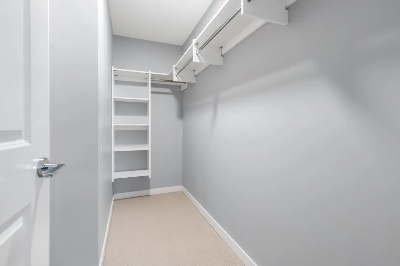 605 3487 Binning Road