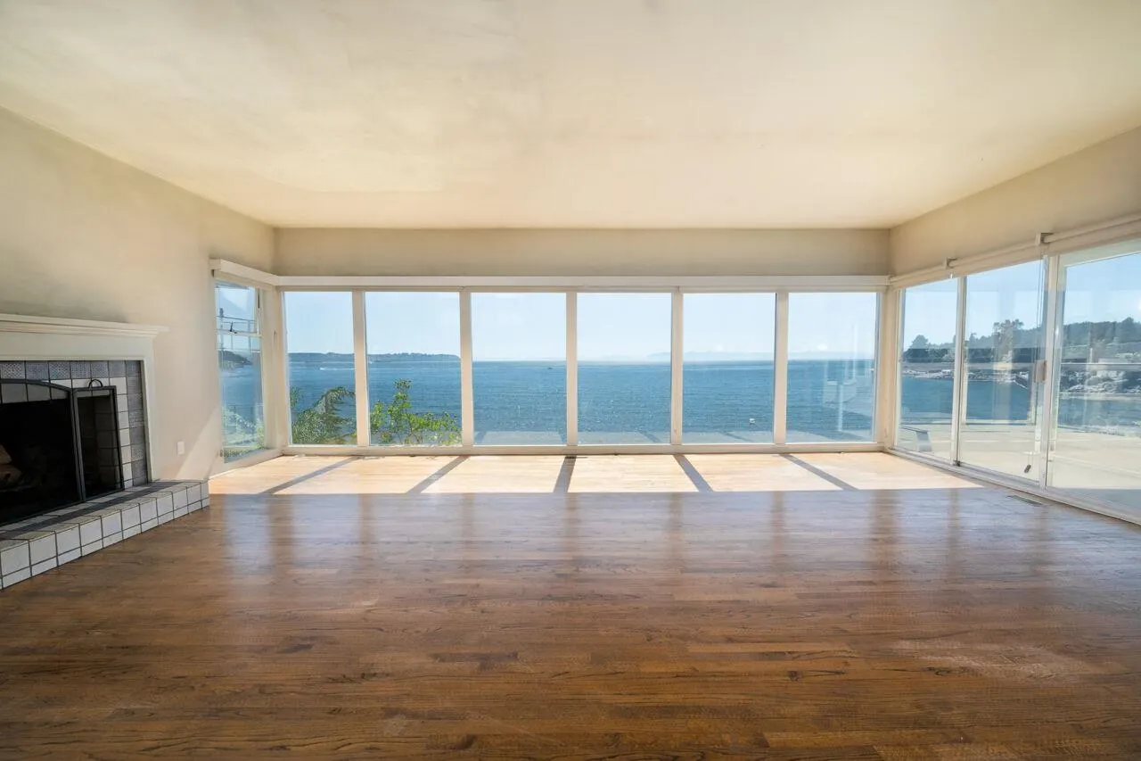 4020 Marine Drive