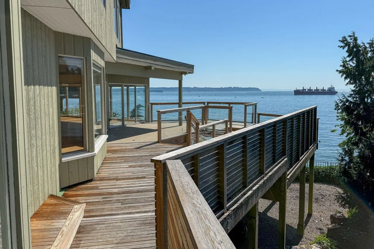4020 Marine Drive