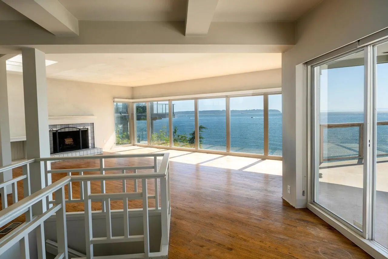 4020 Marine Drive