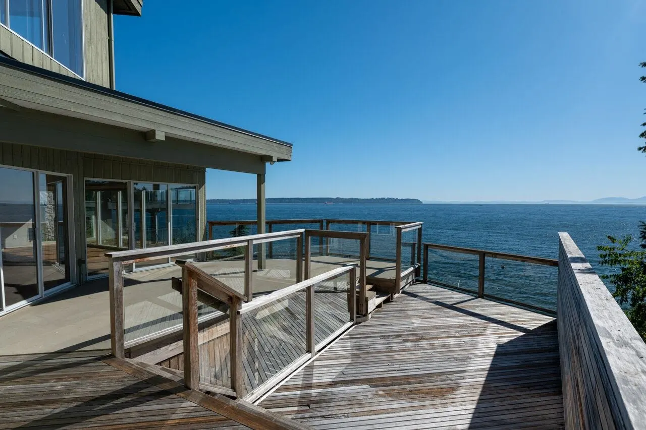 4020 Marine Drive