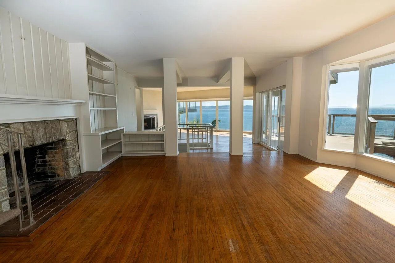 4020 Marine Drive
