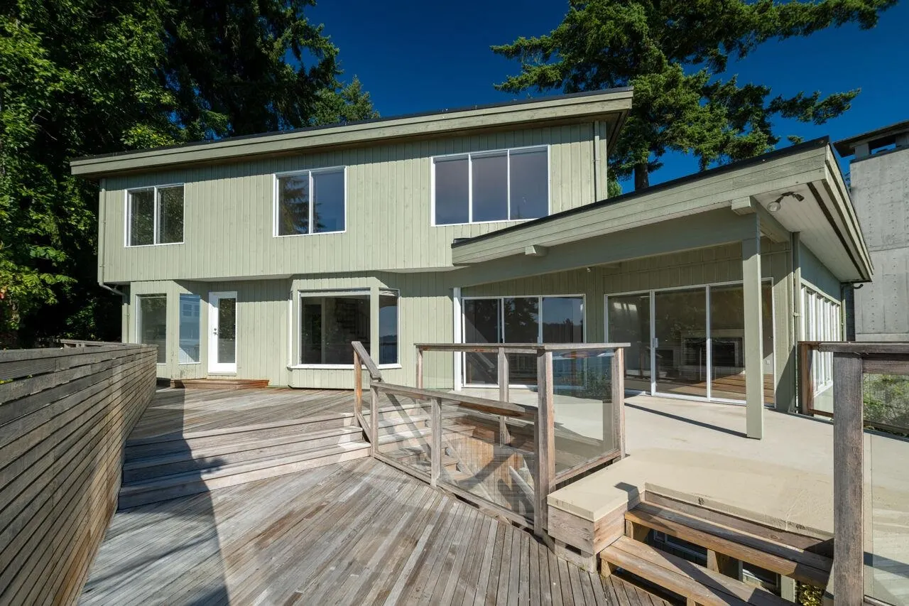 4020 Marine Drive