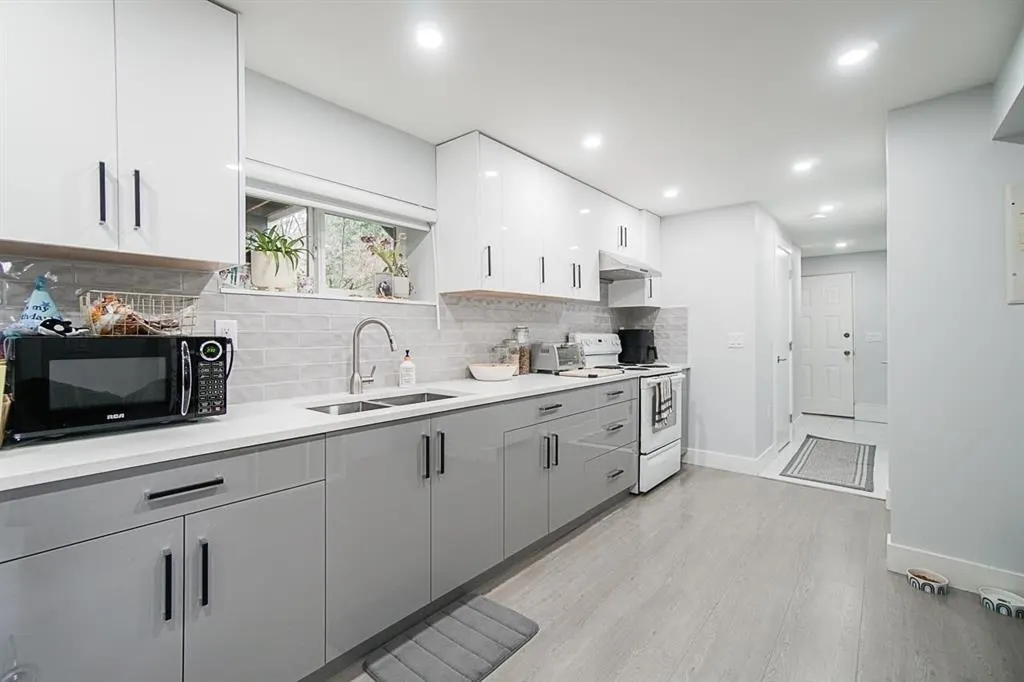 353 Laurentian Crescent
