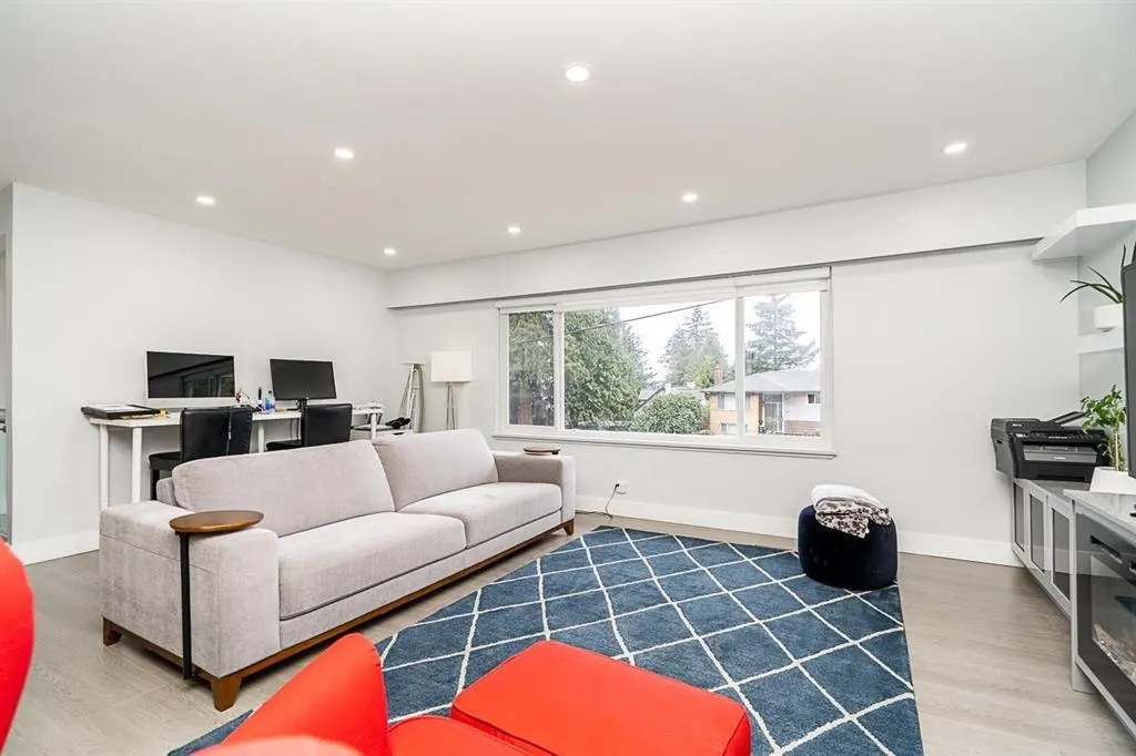 353 Laurentian Crescent
