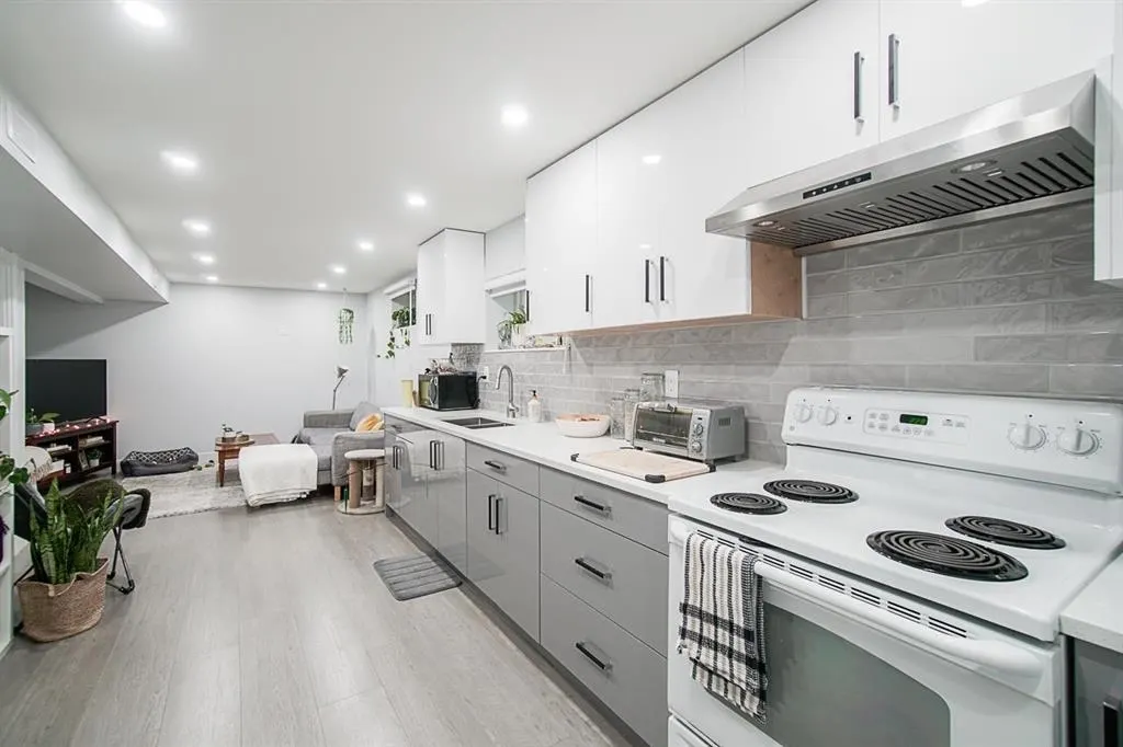 353 Laurentian Crescent