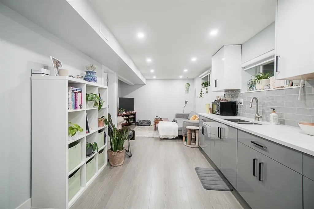 353 Laurentian Crescent