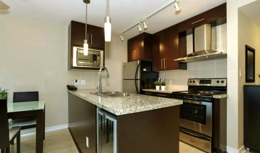 801 188 Keefer Place