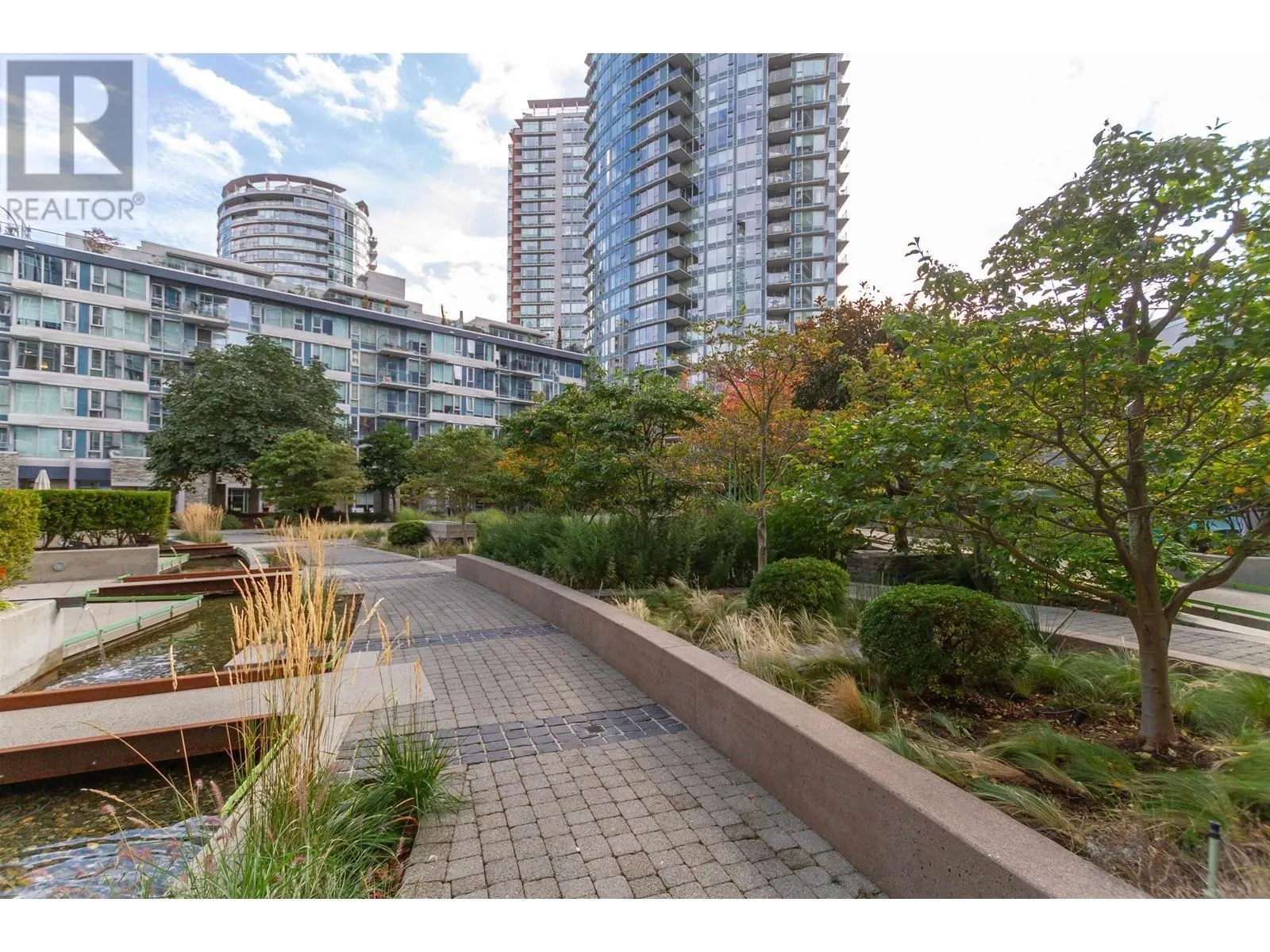 801 188 Keefer Place