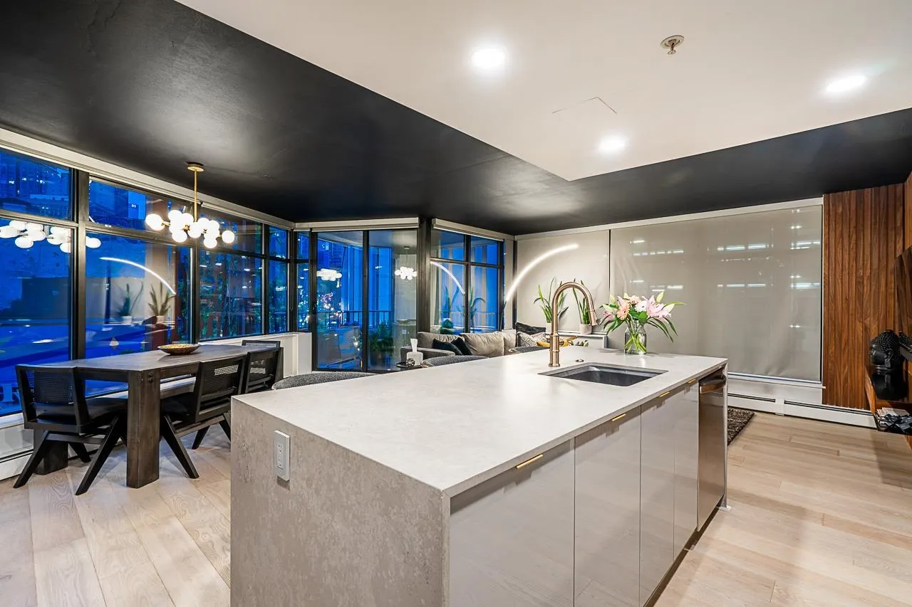 310 128 W Cordova Street