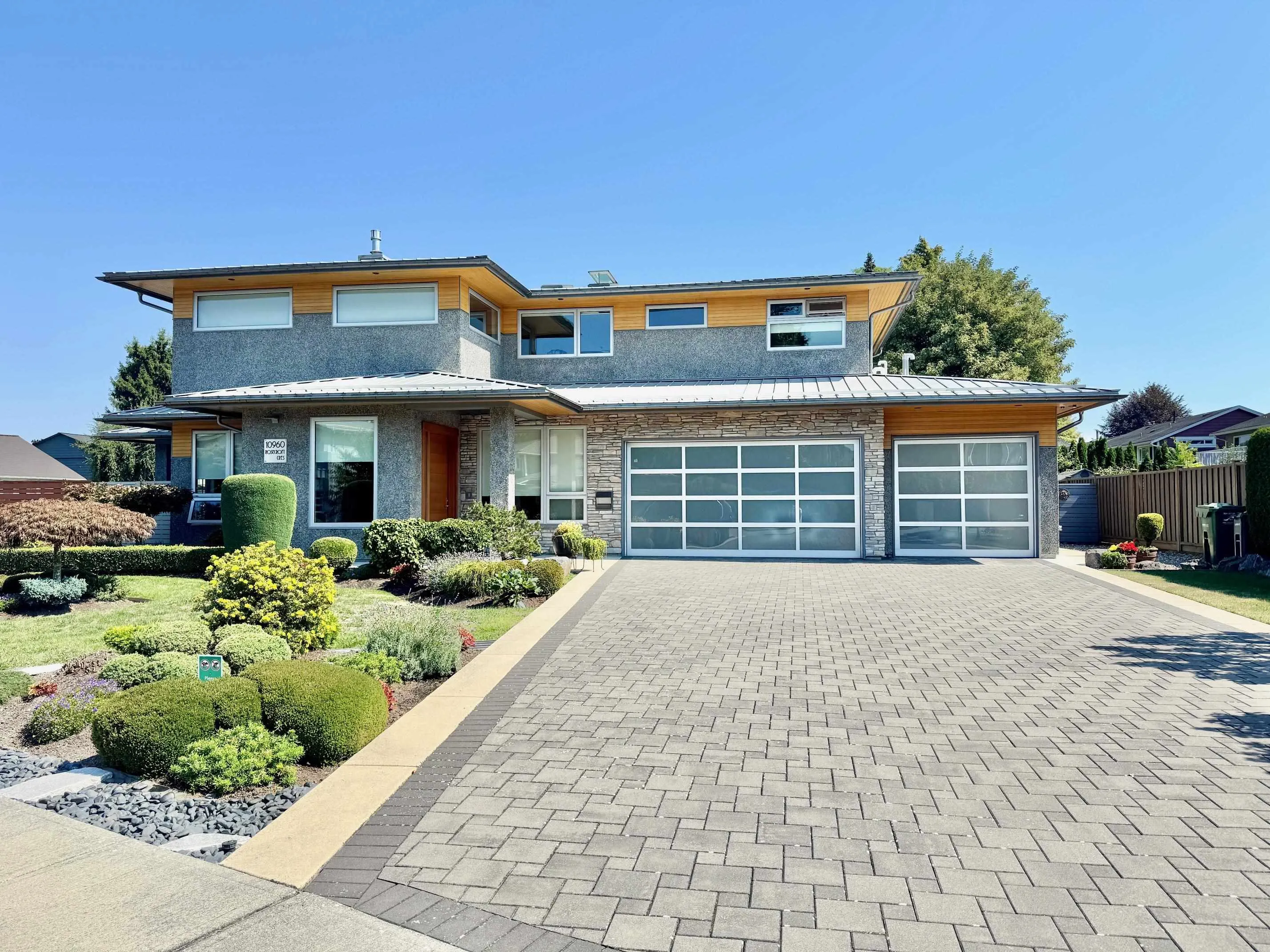 10960 Rosecroft Crescent