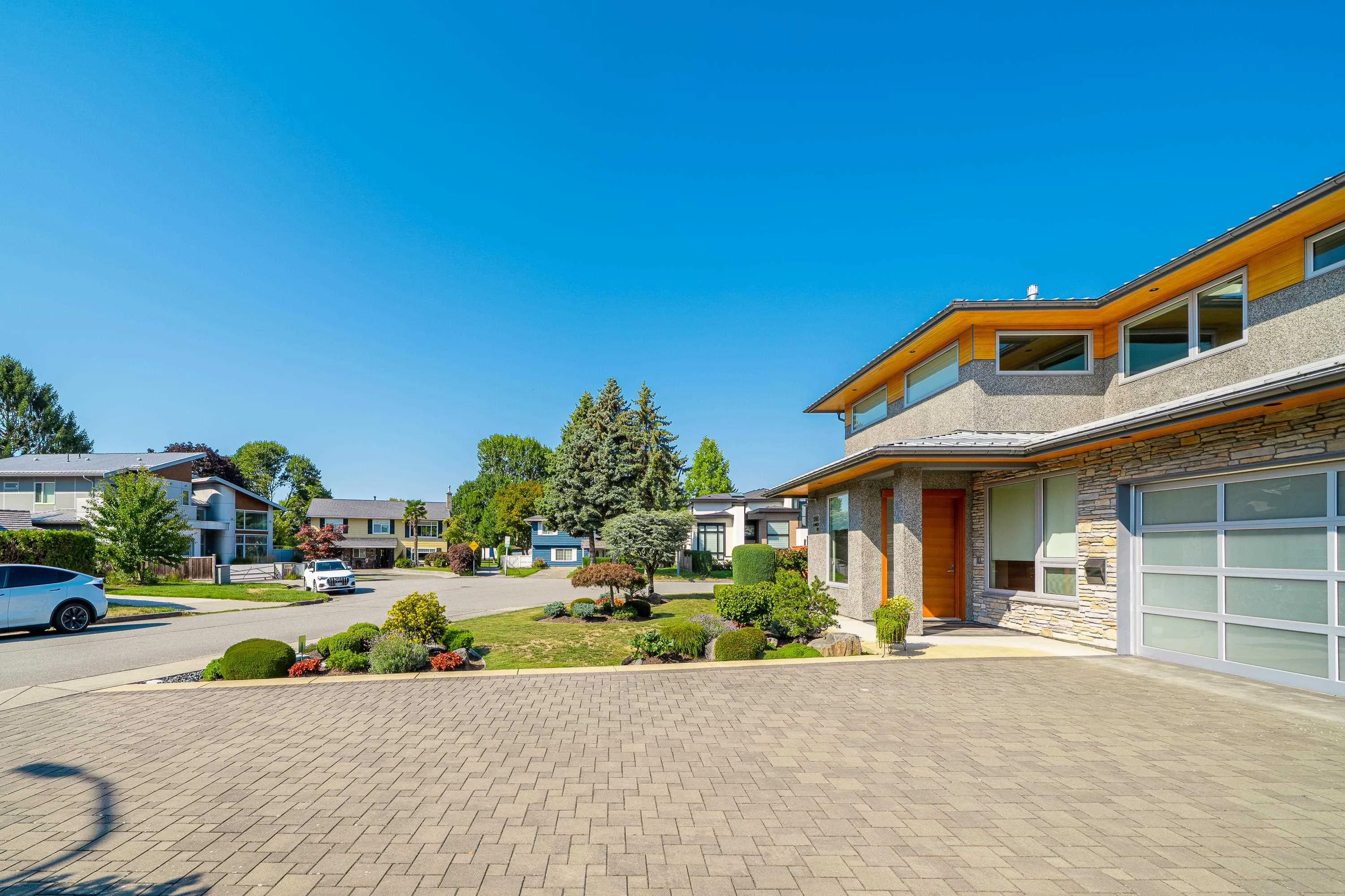 10960 Rosecroft Crescent