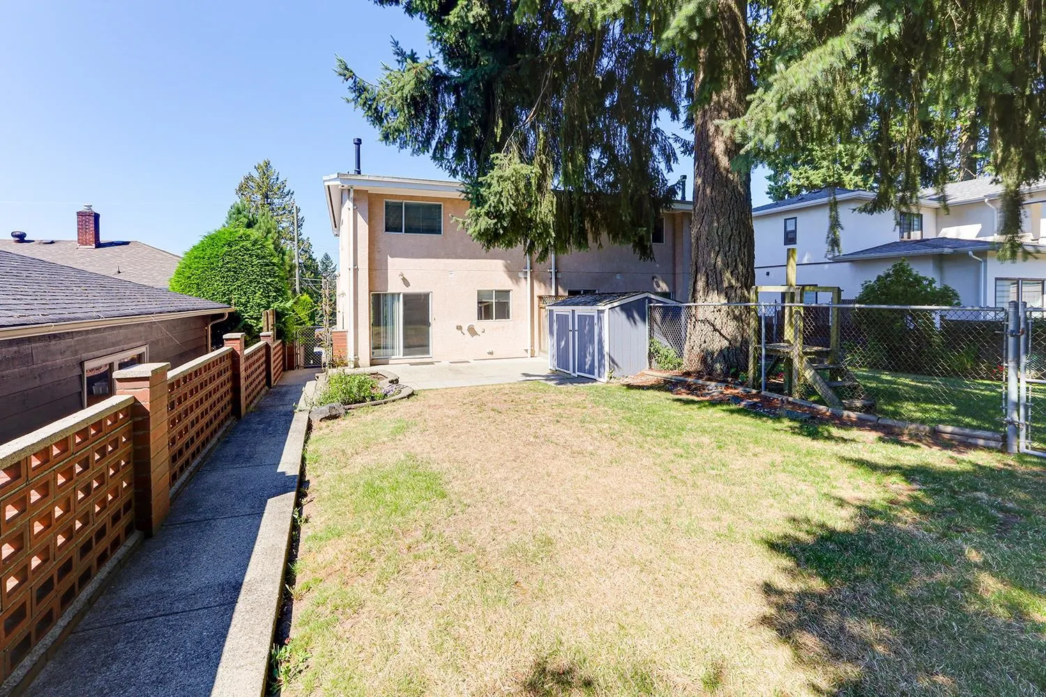 869 Blue Mountain Street
