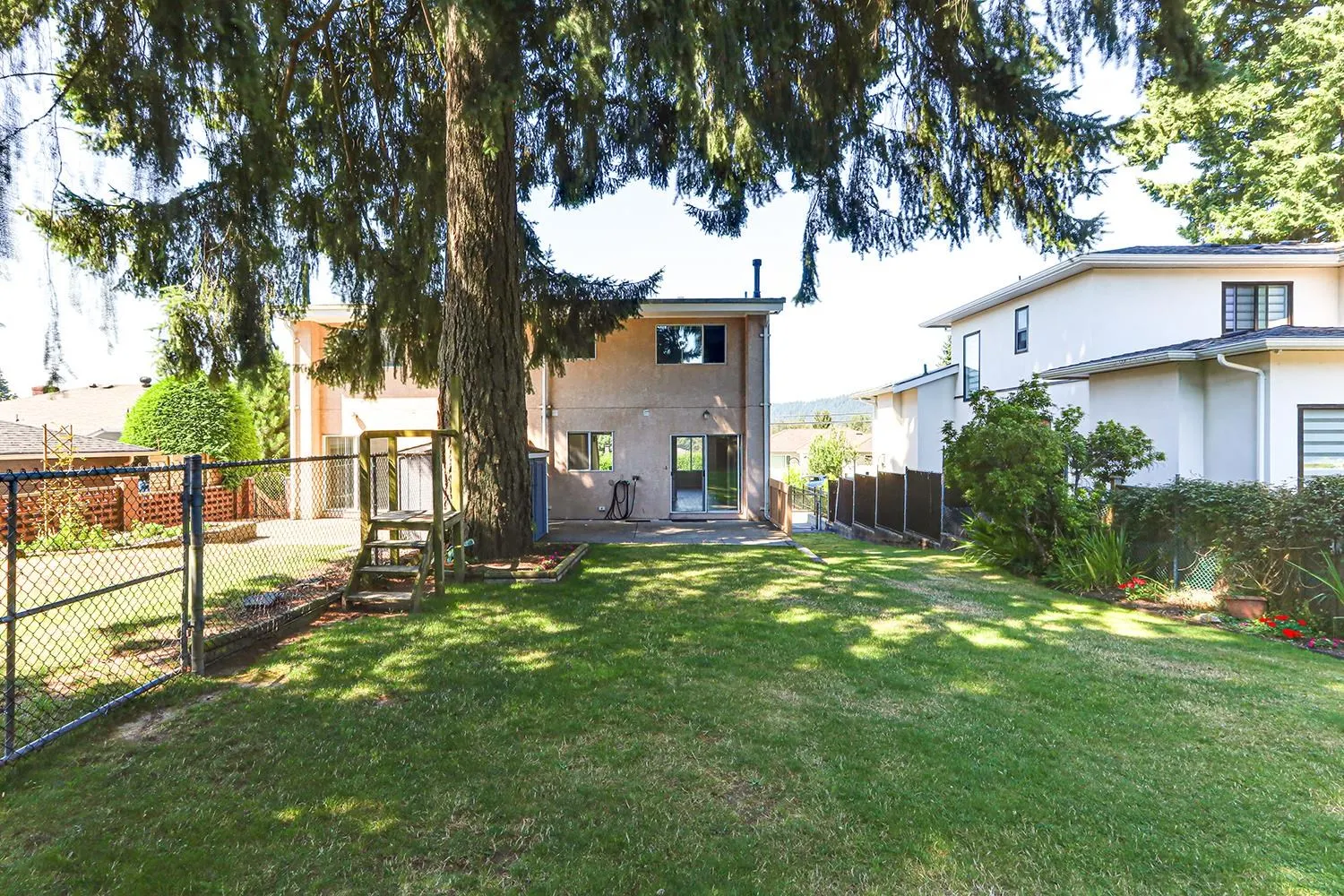 869 Blue Mountain Street