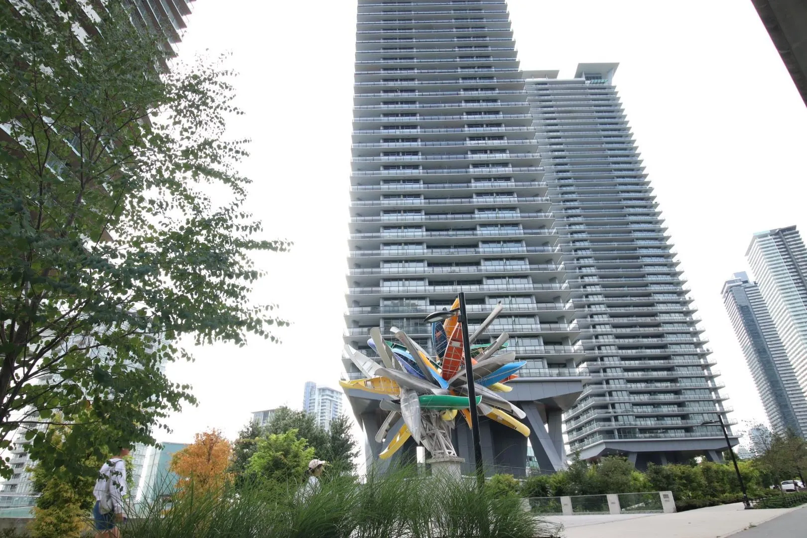 1011 4730 Lougheed Highway