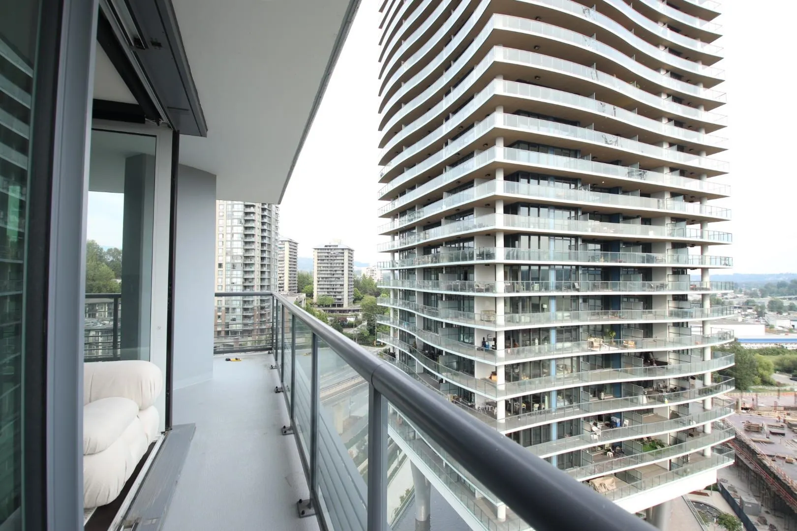 1011 4730 Lougheed Highway