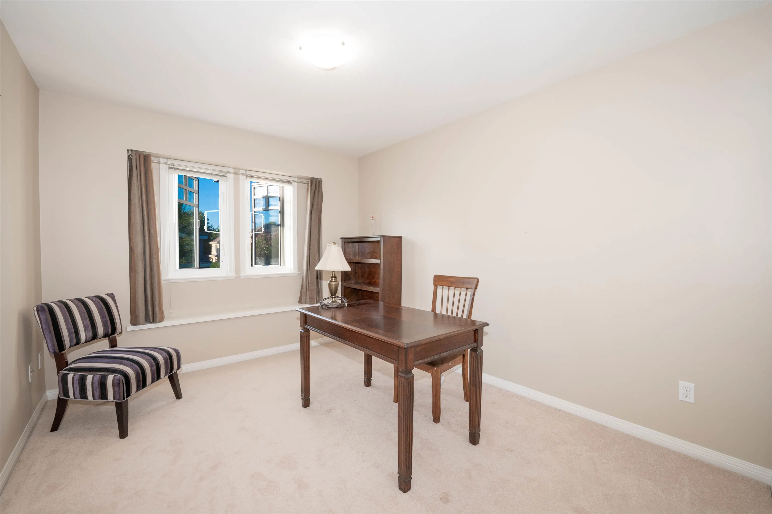9382 Pauleshin Crescent