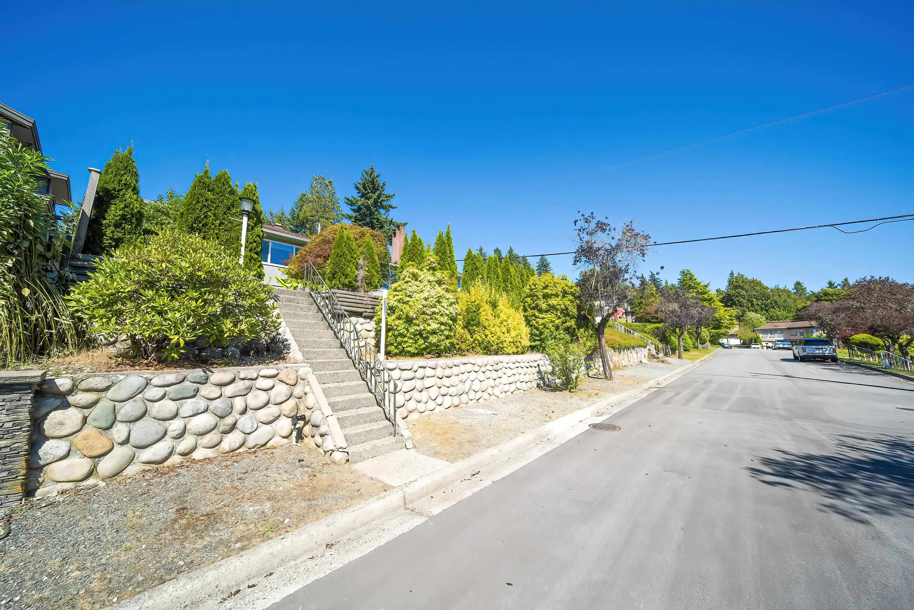 4599 Sunland Place