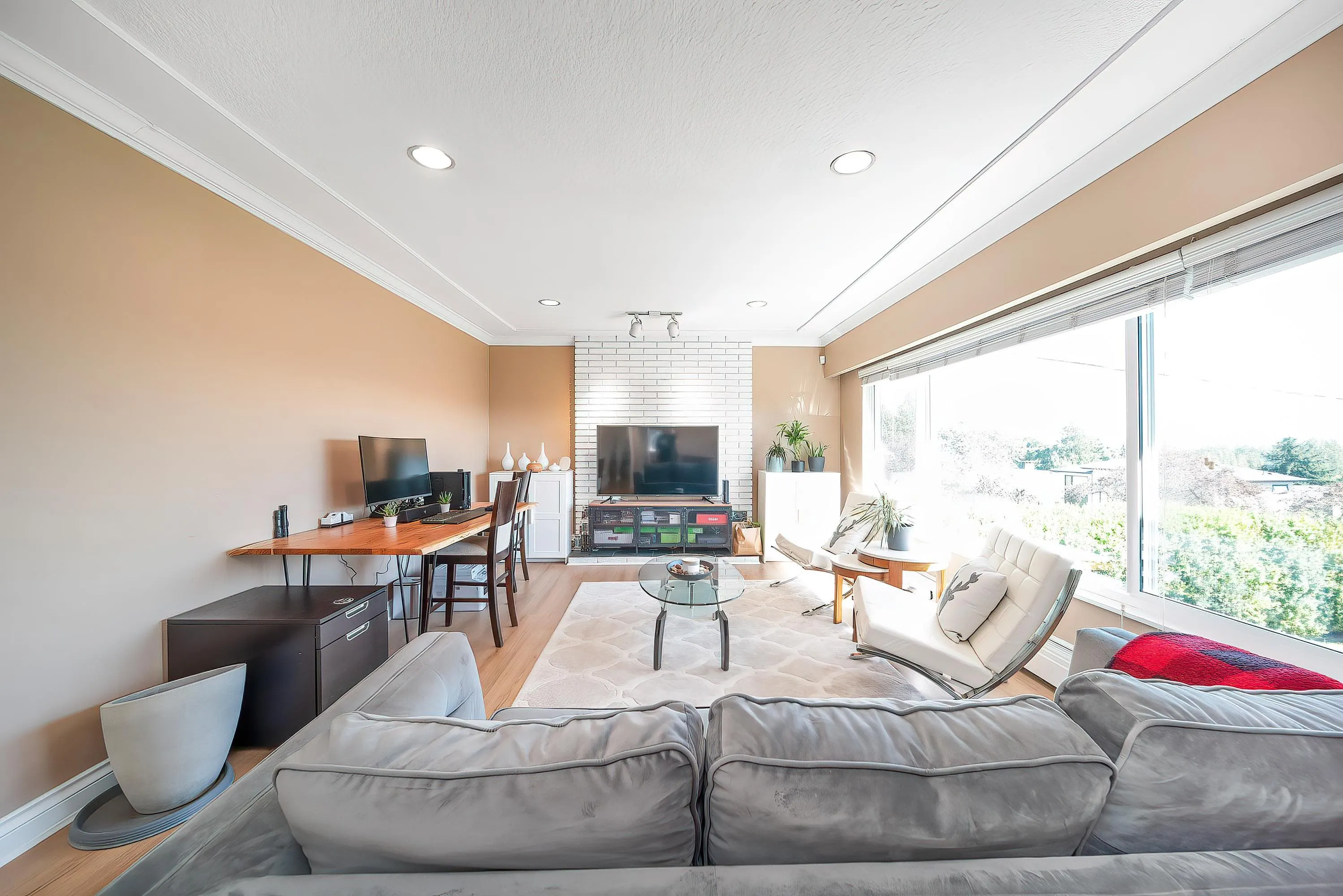 4599 Sunland Place