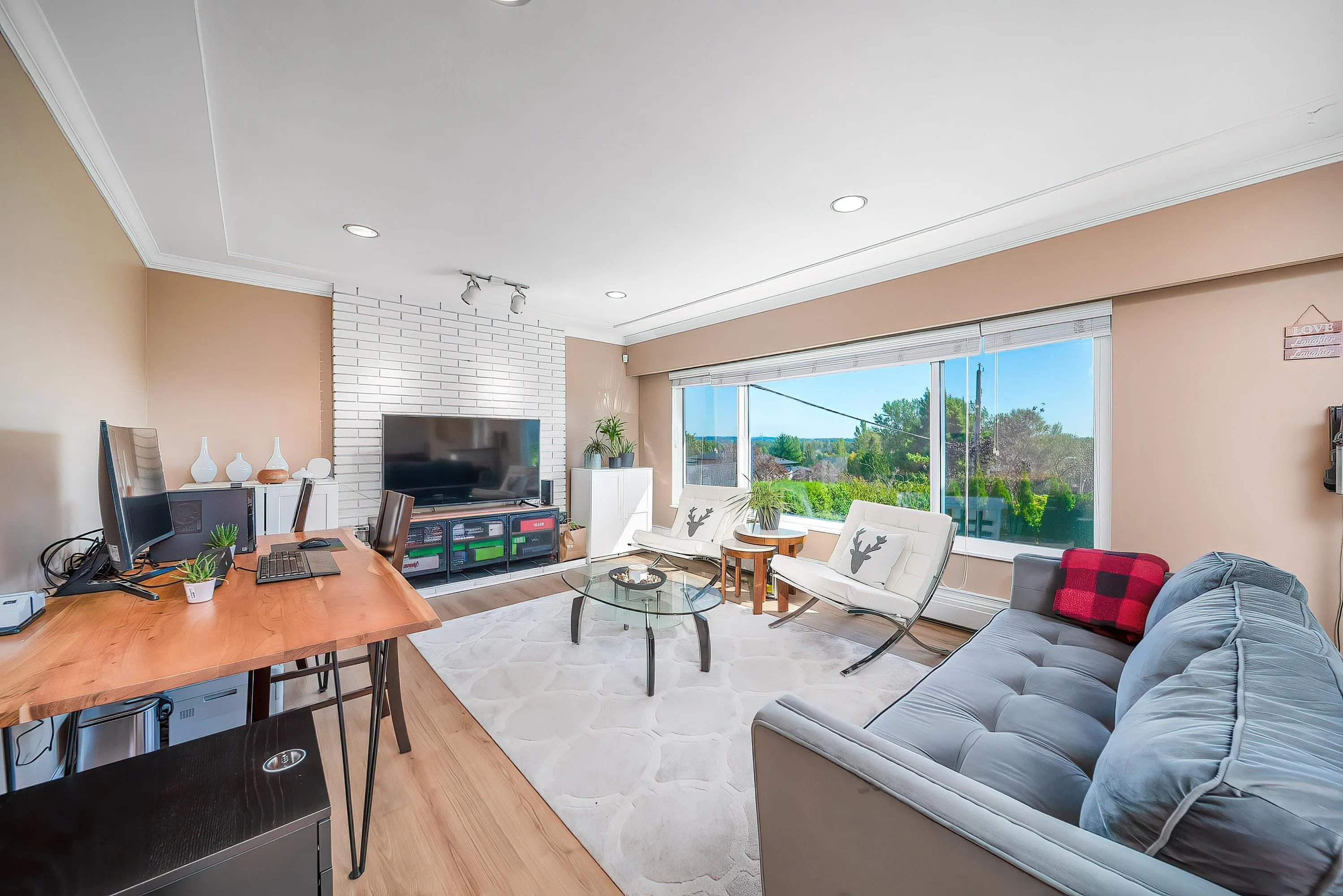 4599 Sunland Place