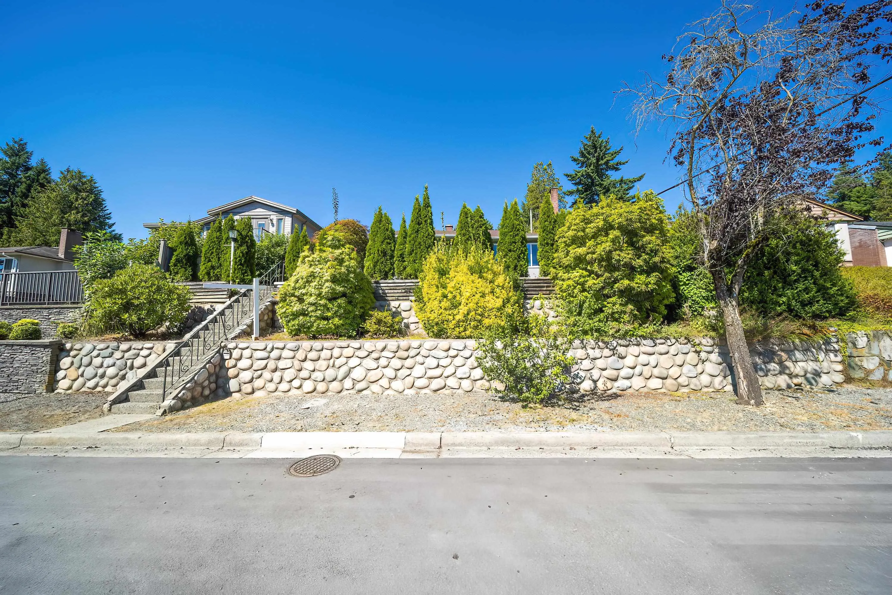 4599 Sunland Place