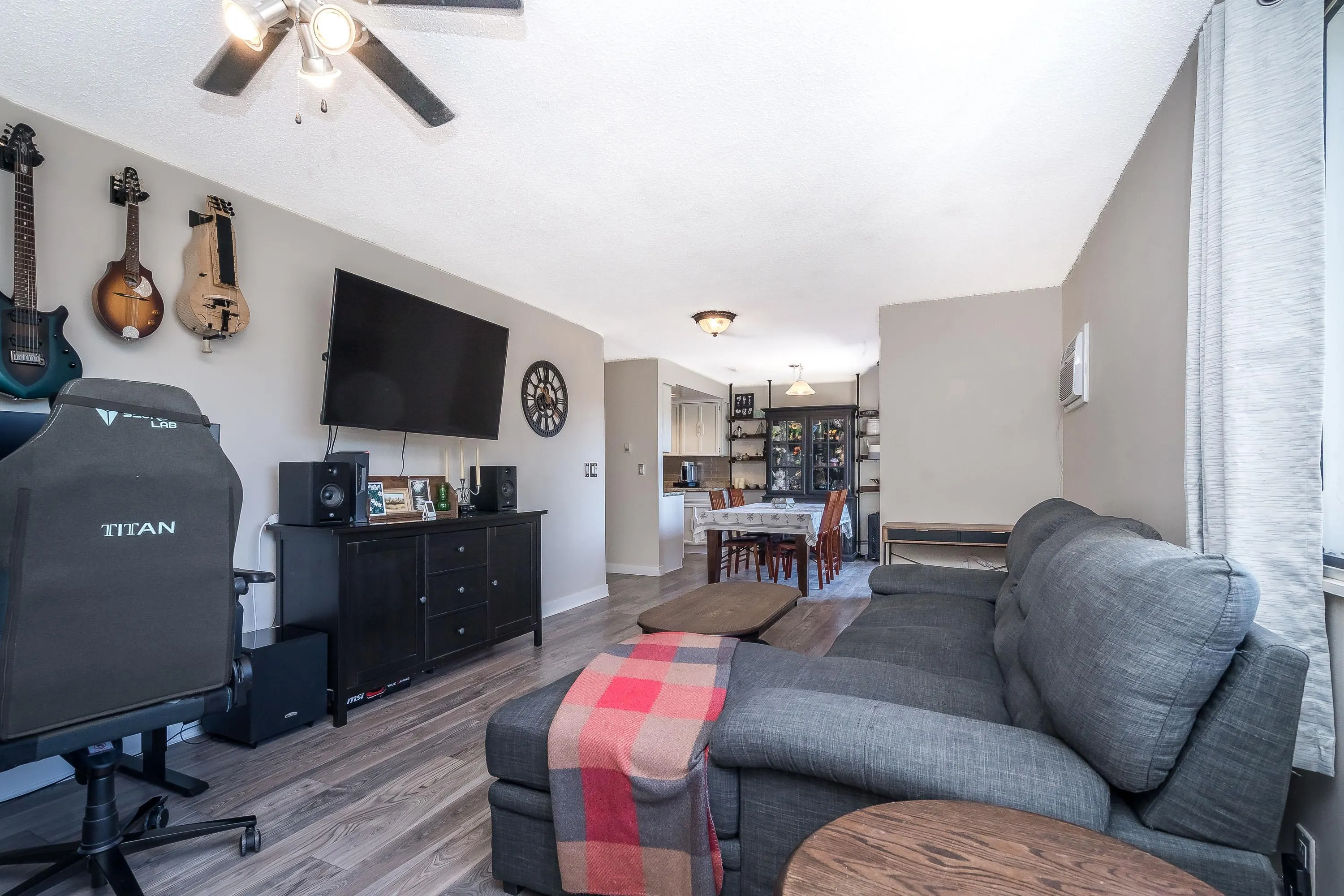 102 20420 54 Avenue
