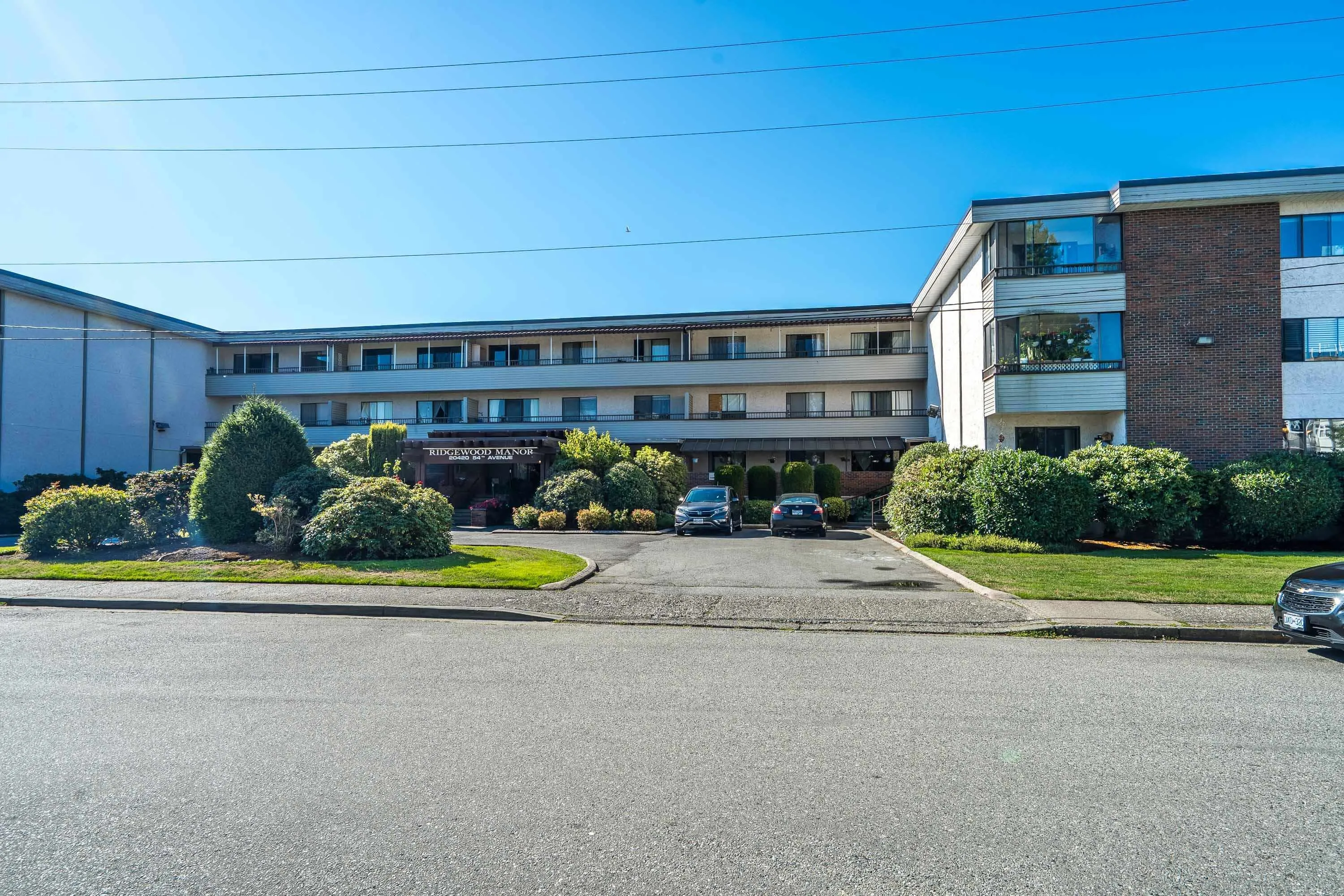 102 20420 54 Avenue