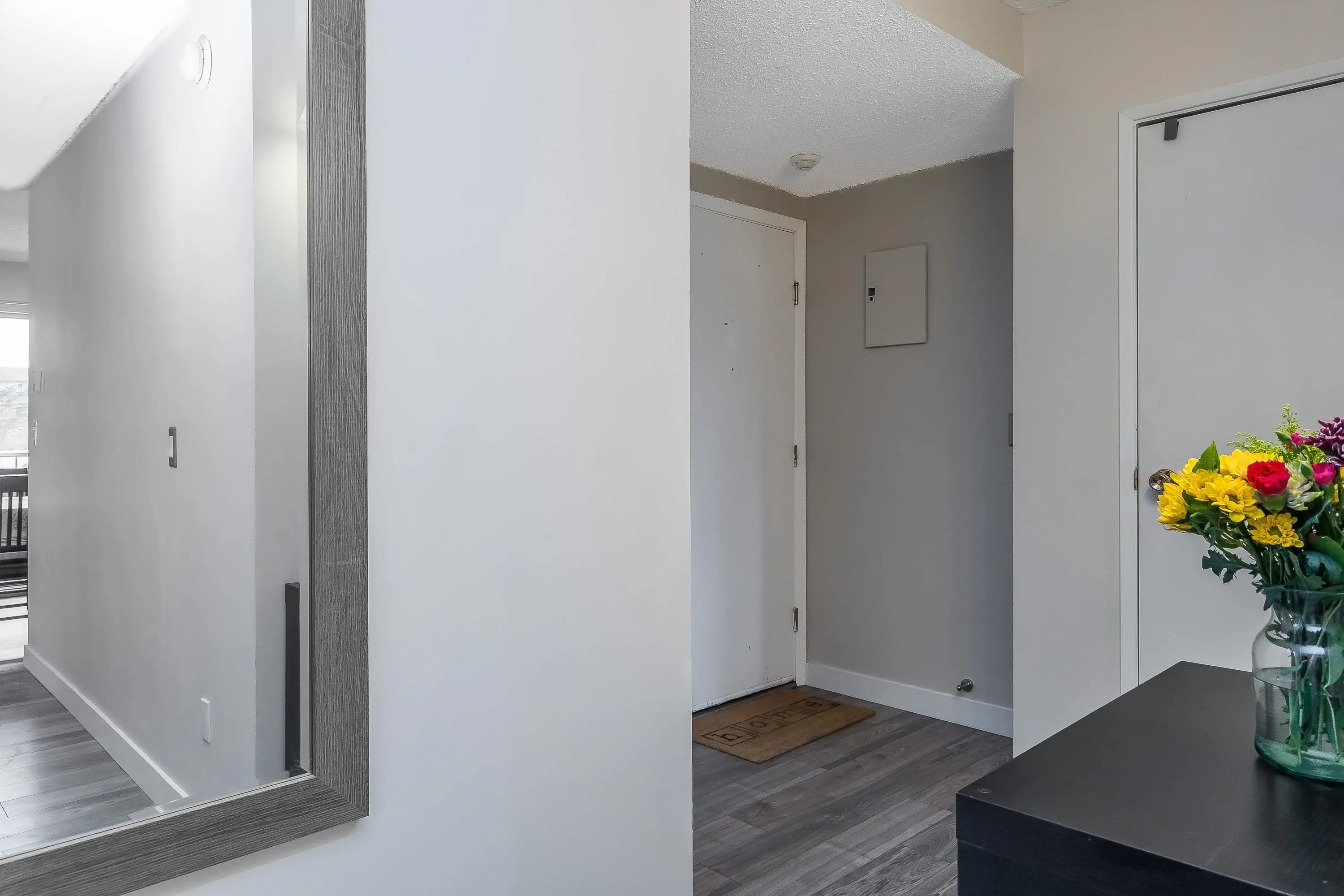 102 20420 54 Avenue