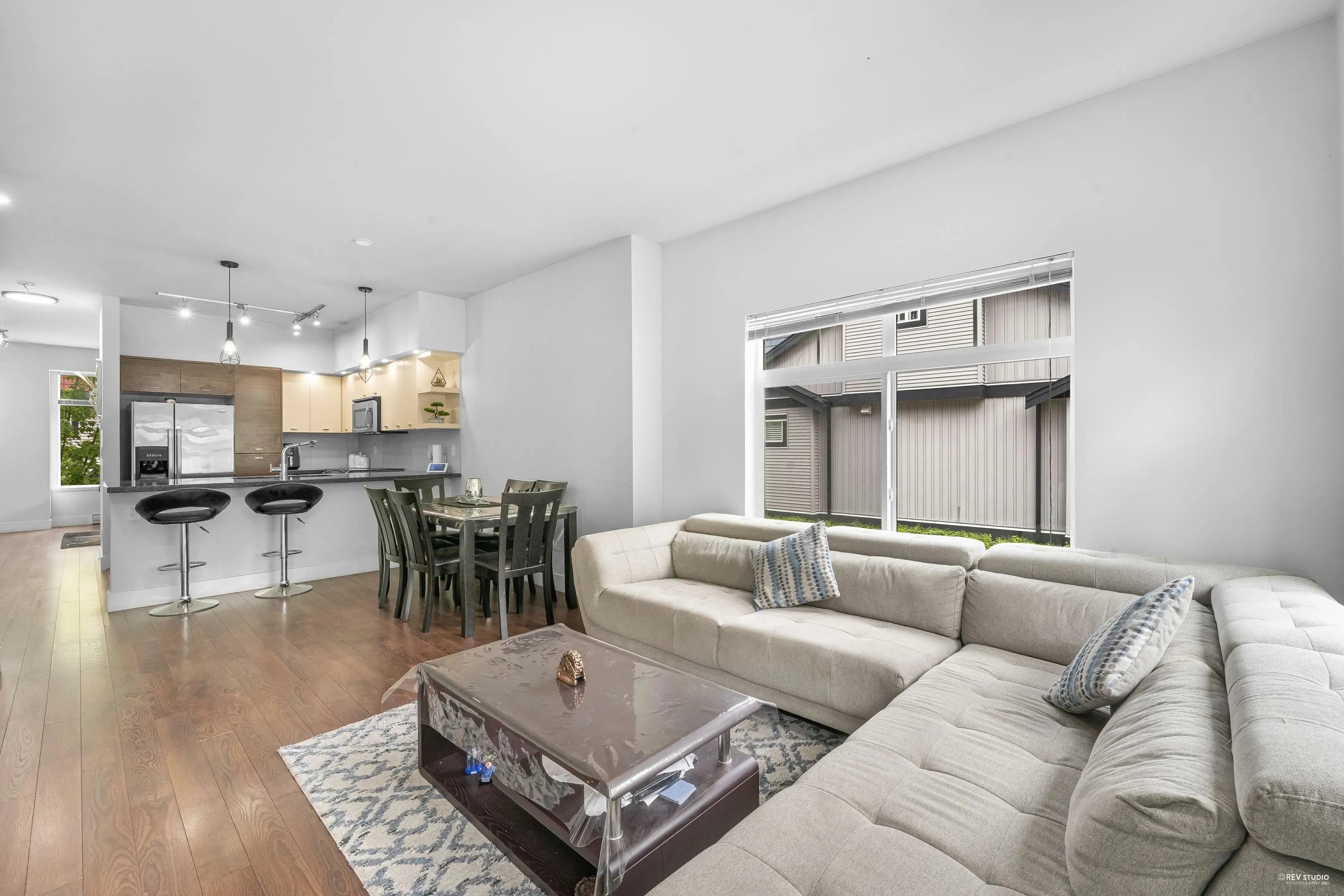 76 6299 144 Street