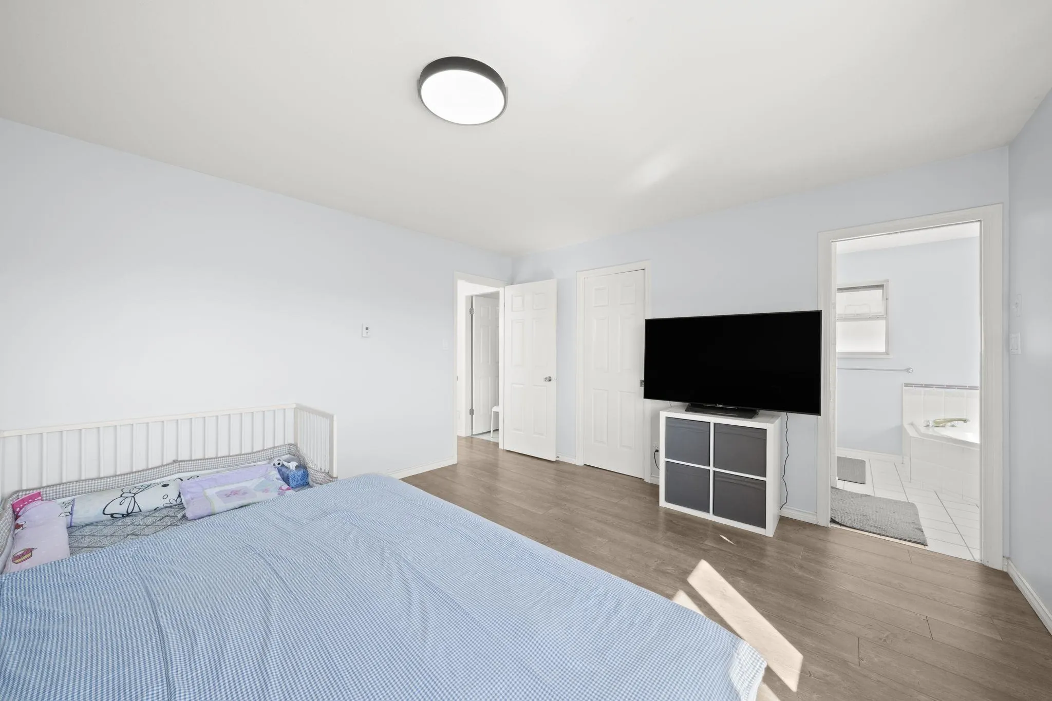 4380 No 5 Road