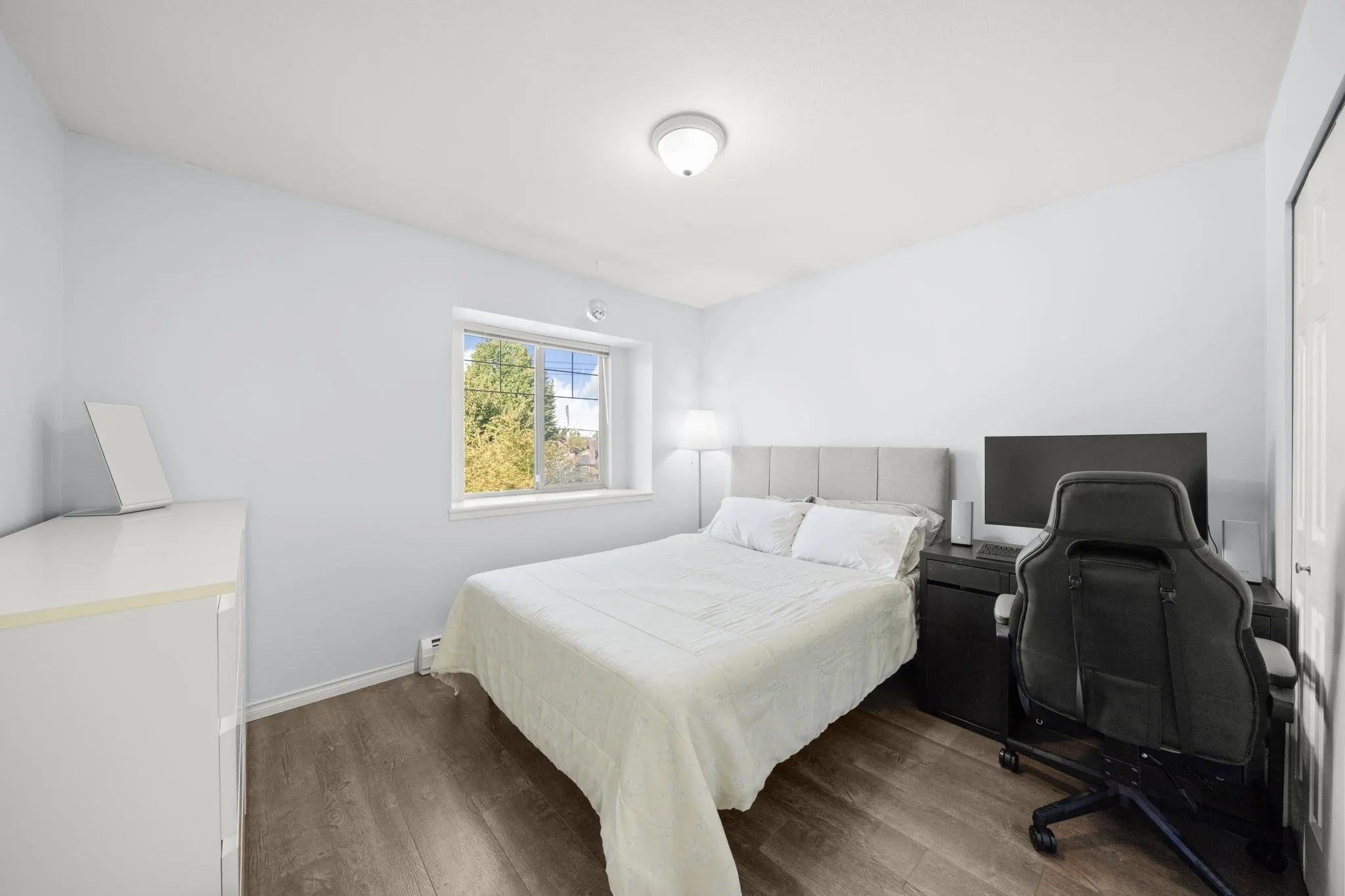 4380 No 5 Road