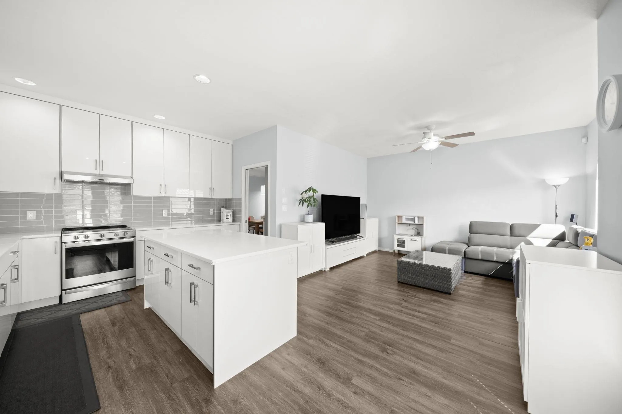 4380 No 5 Road